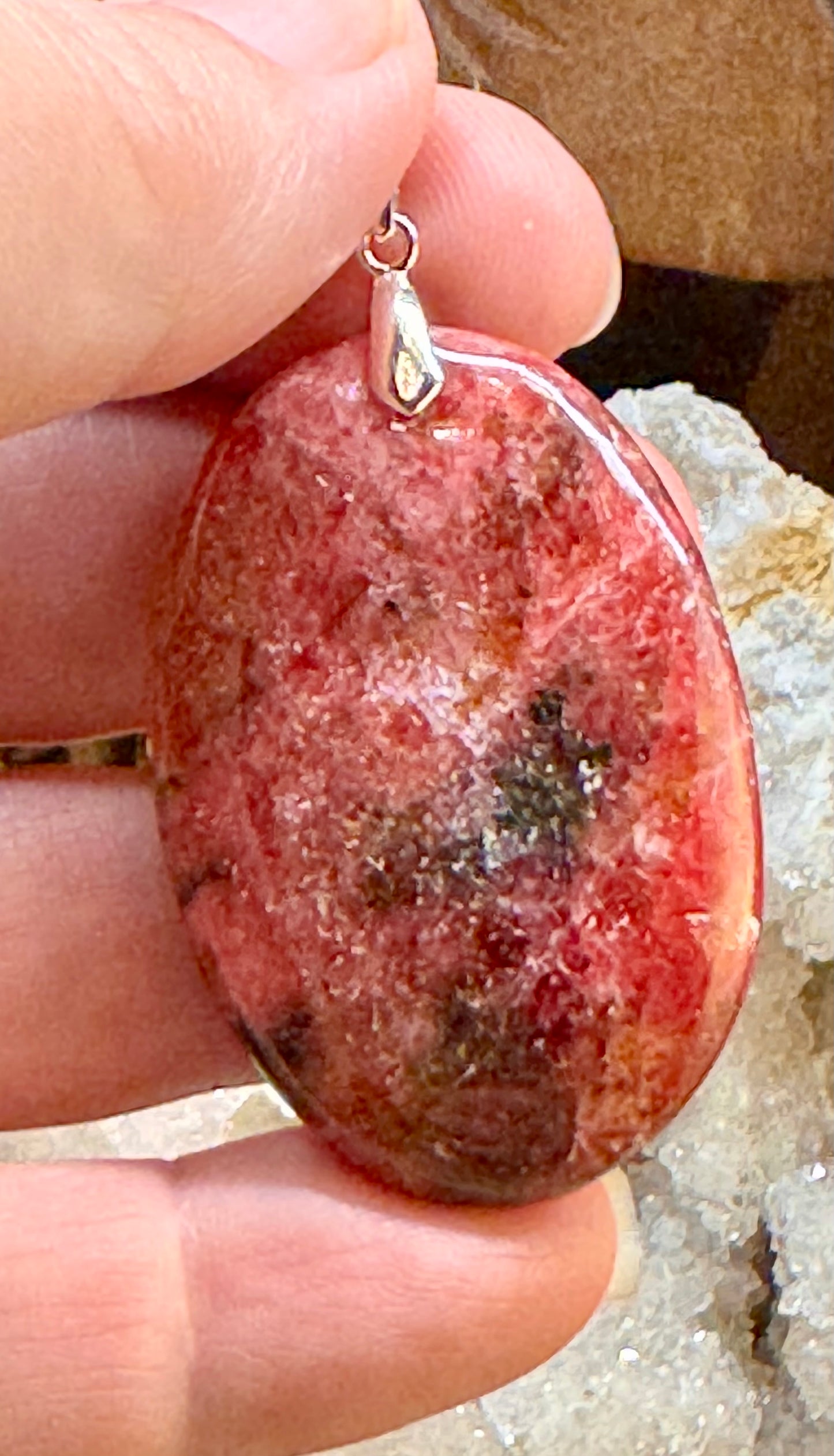 Pendentif de rhodonite