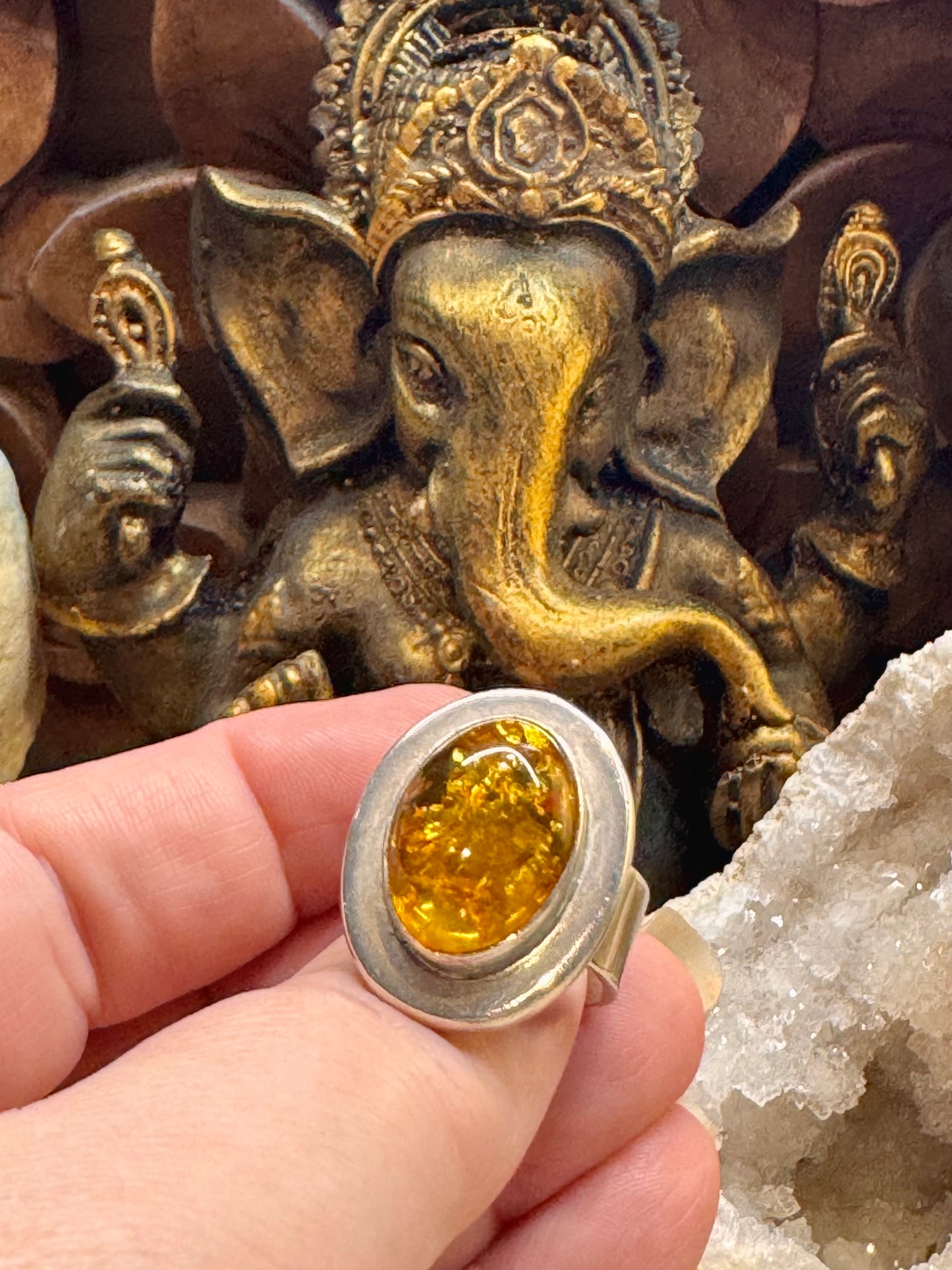 Bague en ambre T58