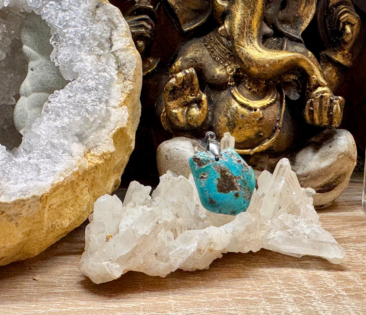 Pendentif en turquoise stabilisée