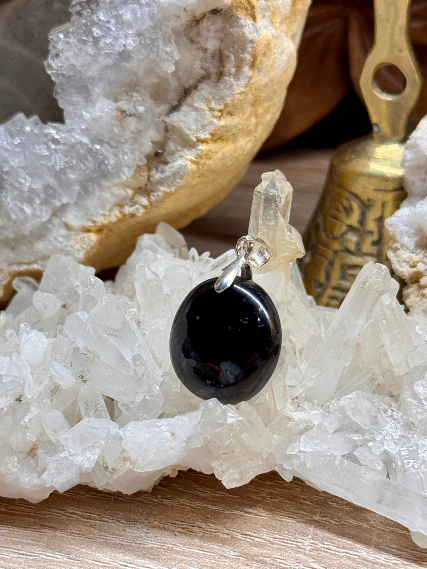 Pendentif de spinelle noir