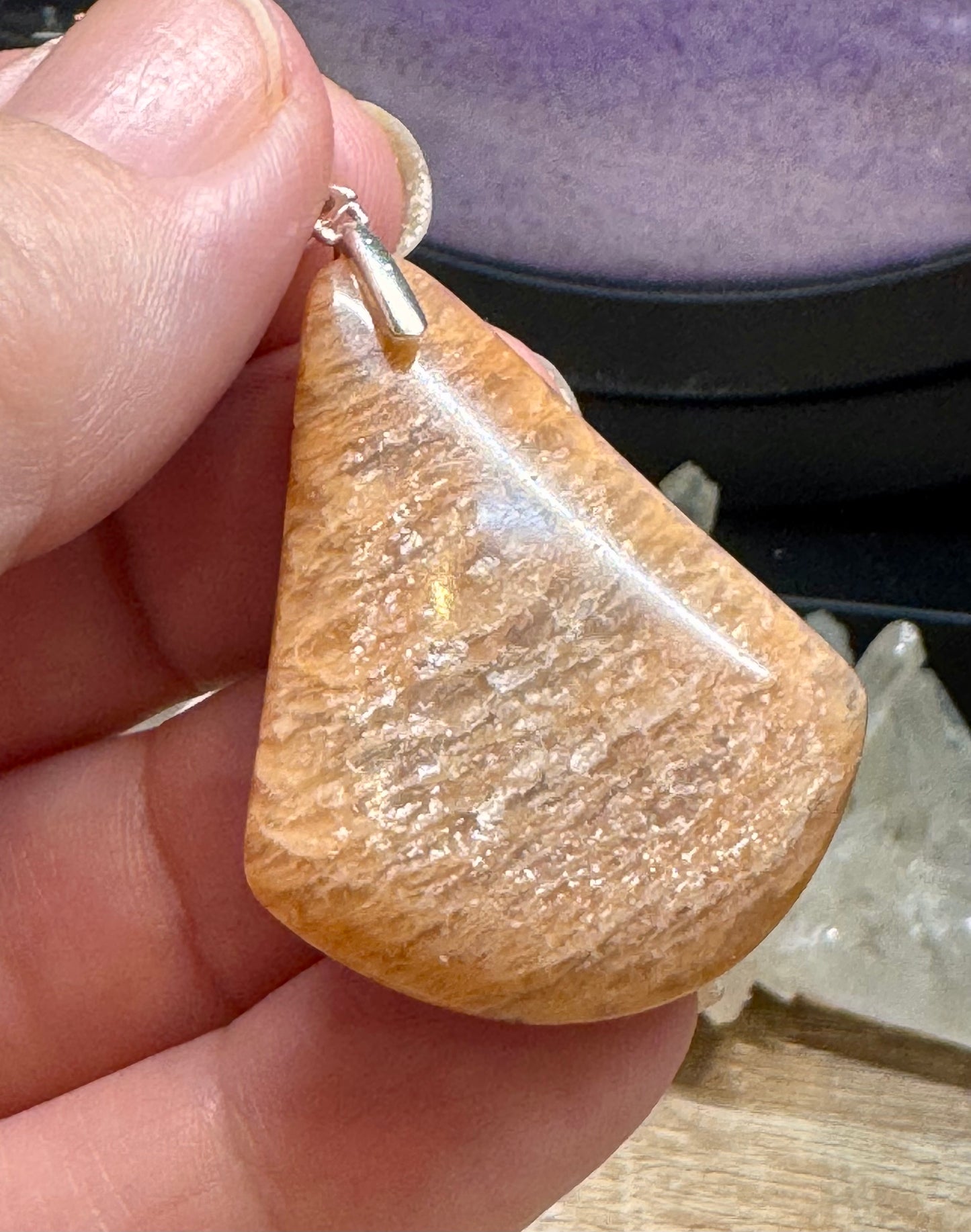 Pendentif de pierre de lune orangée