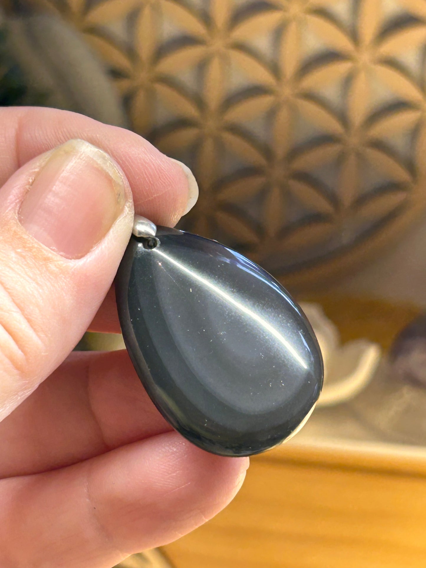 Pendentif d’obsidienne œil céleste