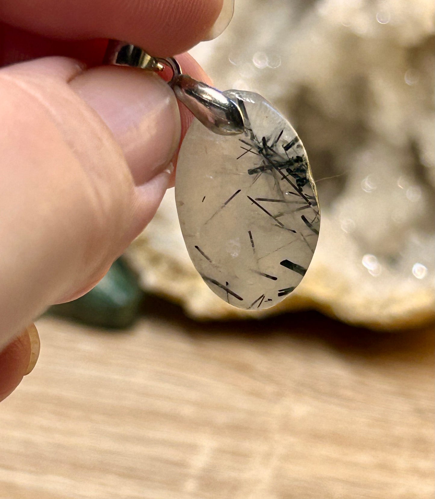 Pendentif de quartz tourmaline