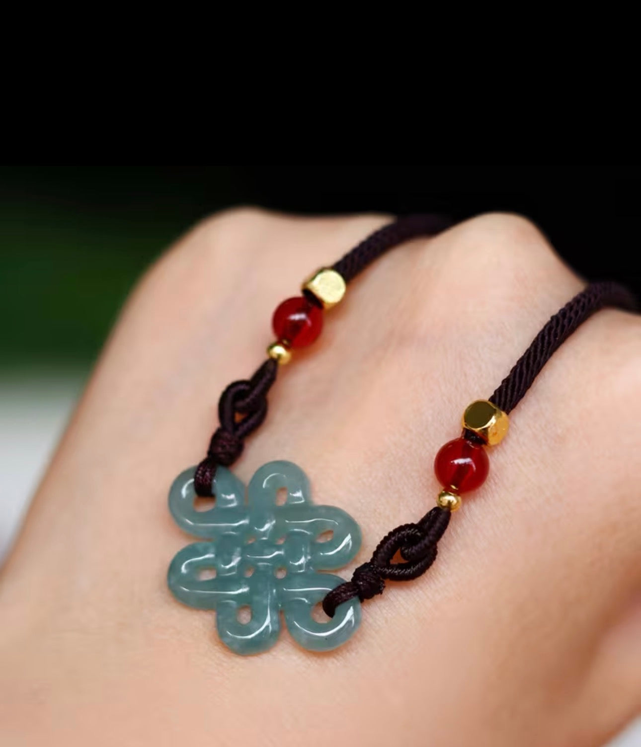 Collier de Jade Noeud Infini