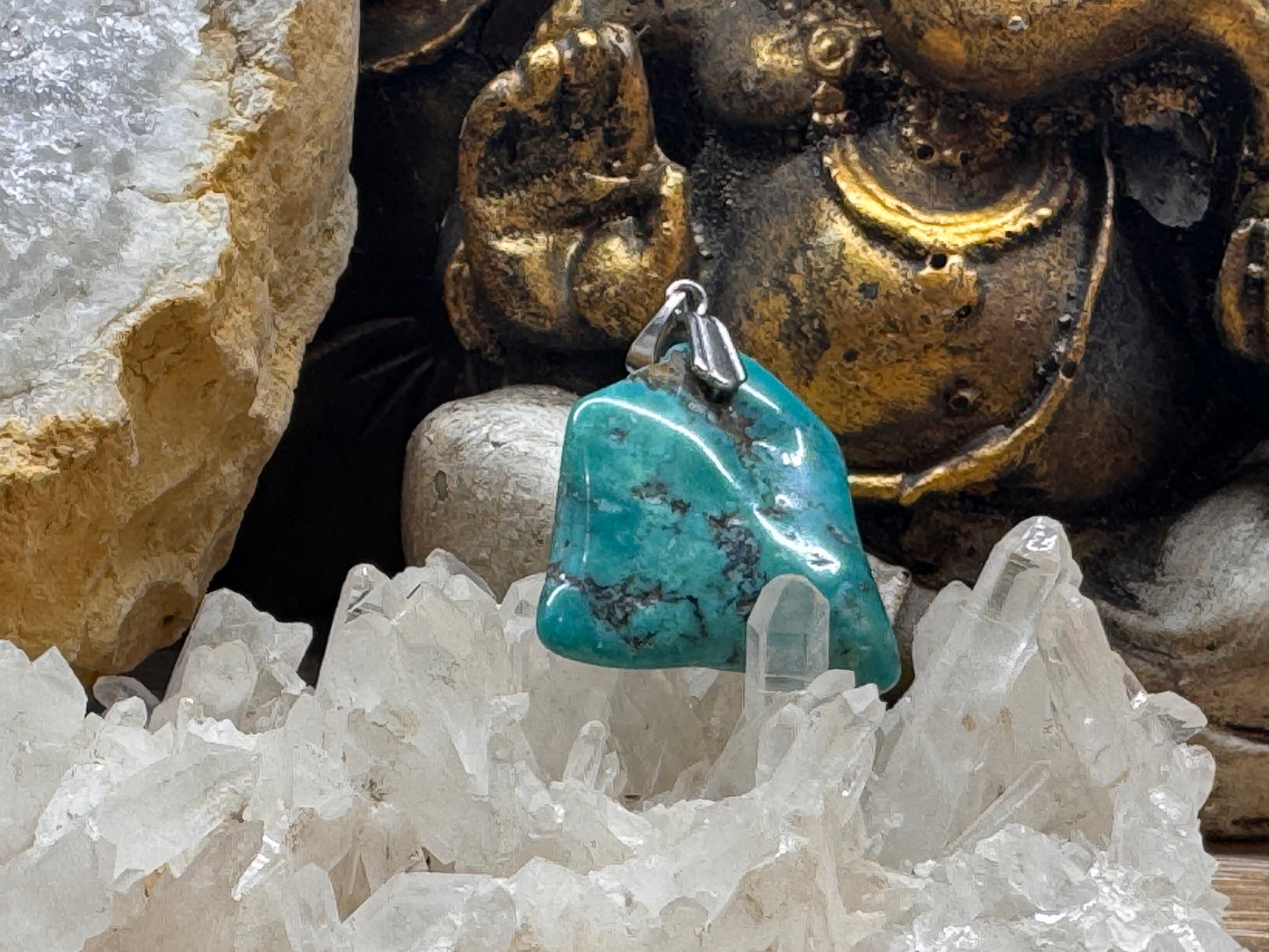 Pendentif de turquoise stabilisé