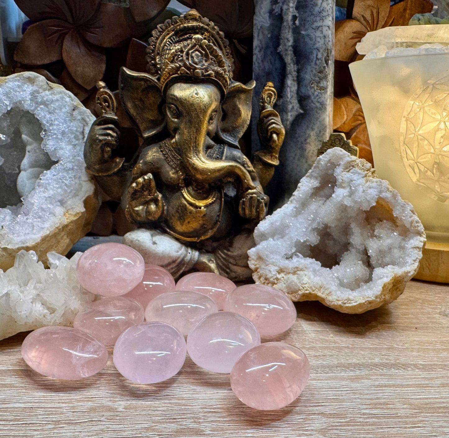 Pierre roulée de quartz rose
