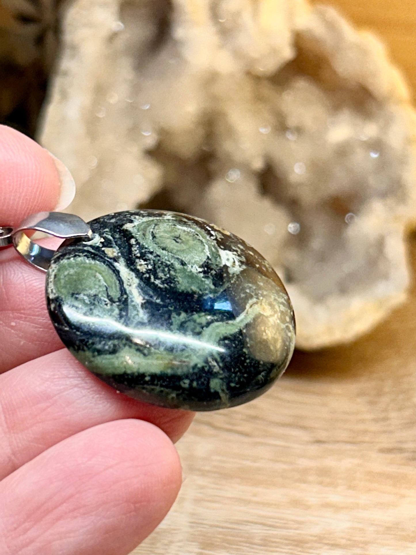 Pendentif de jaspe kambaba