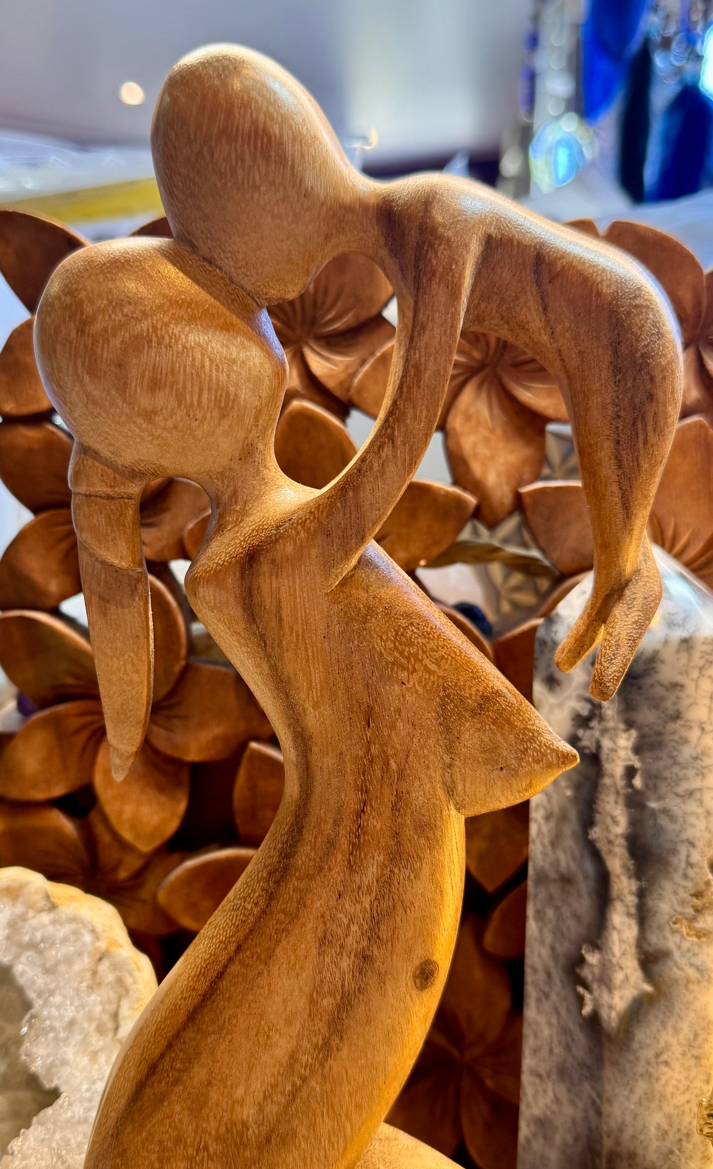 Mère et enfant en bois indonésien