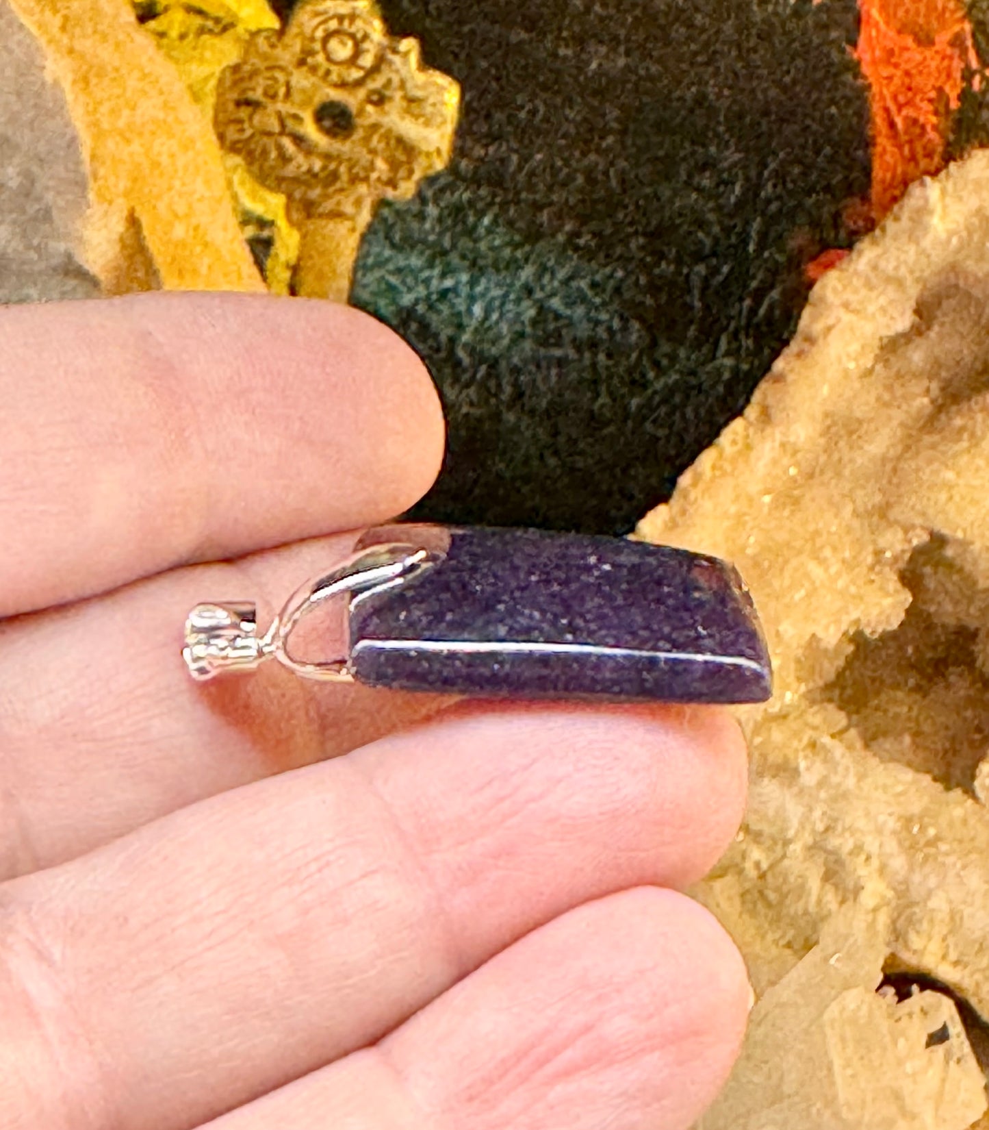 Pendentif carré de lépidolite
