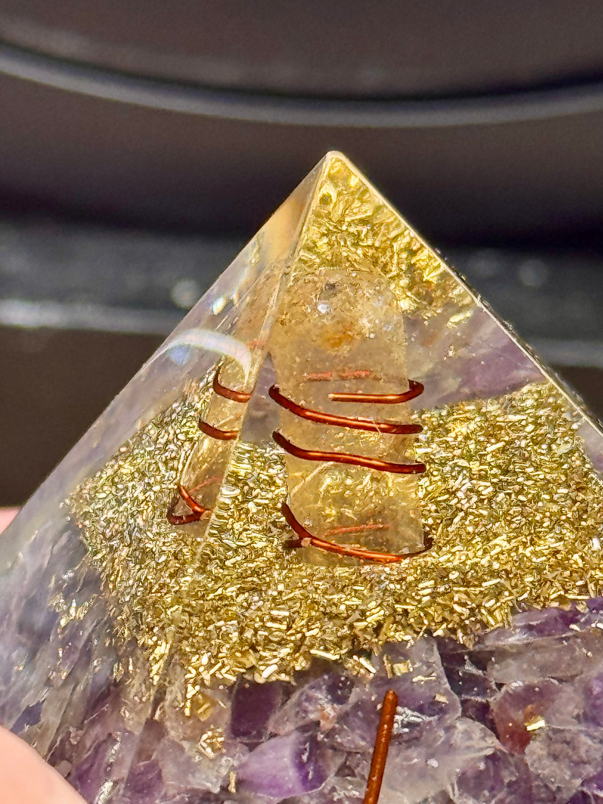 Orgonite pyramidale "Anti-stress et Lâcher prise"