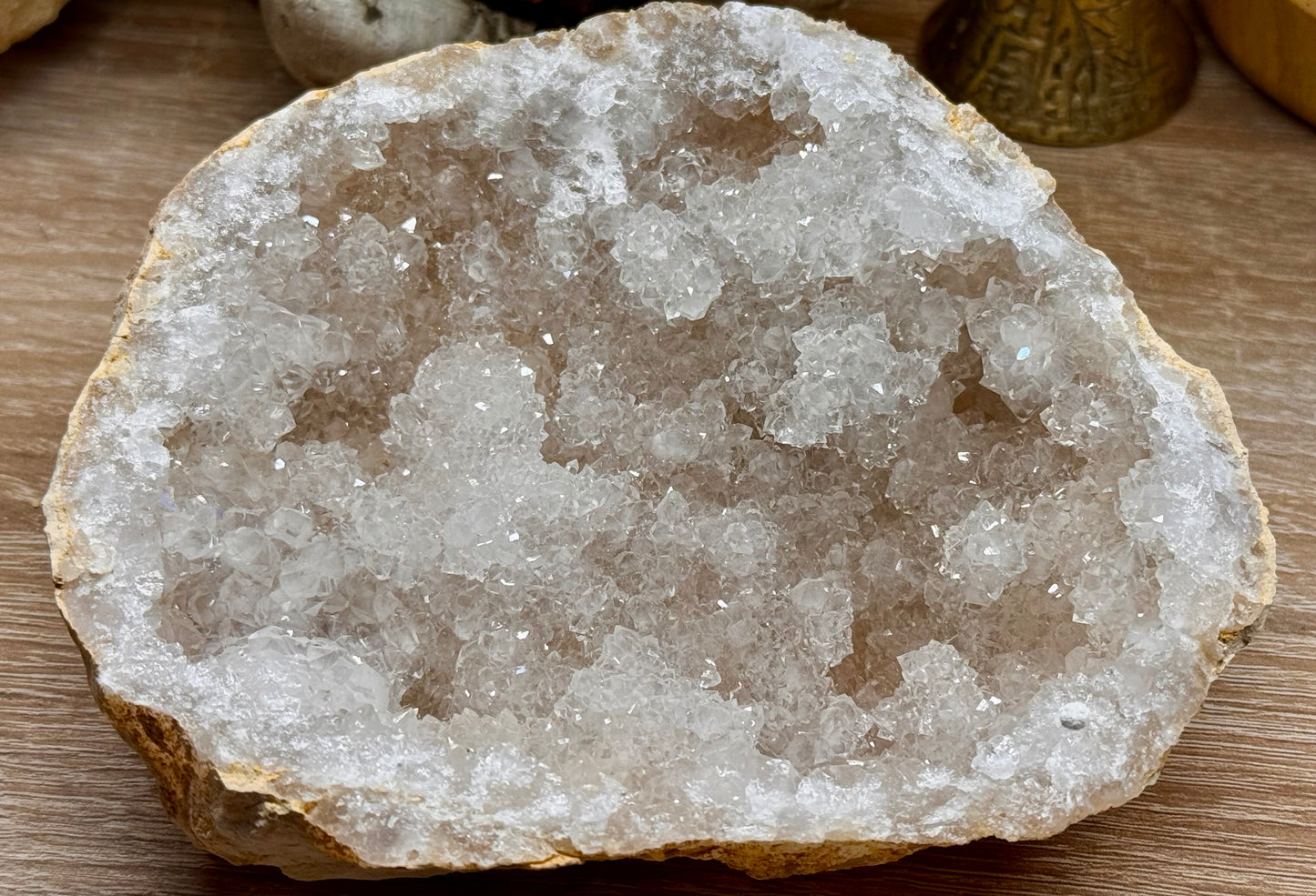 Géode de quartz blanc