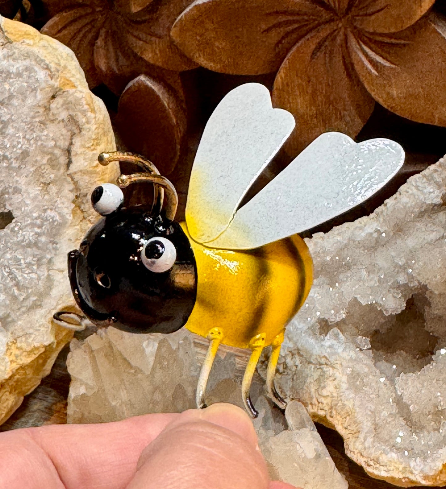 Abeille à suspendre