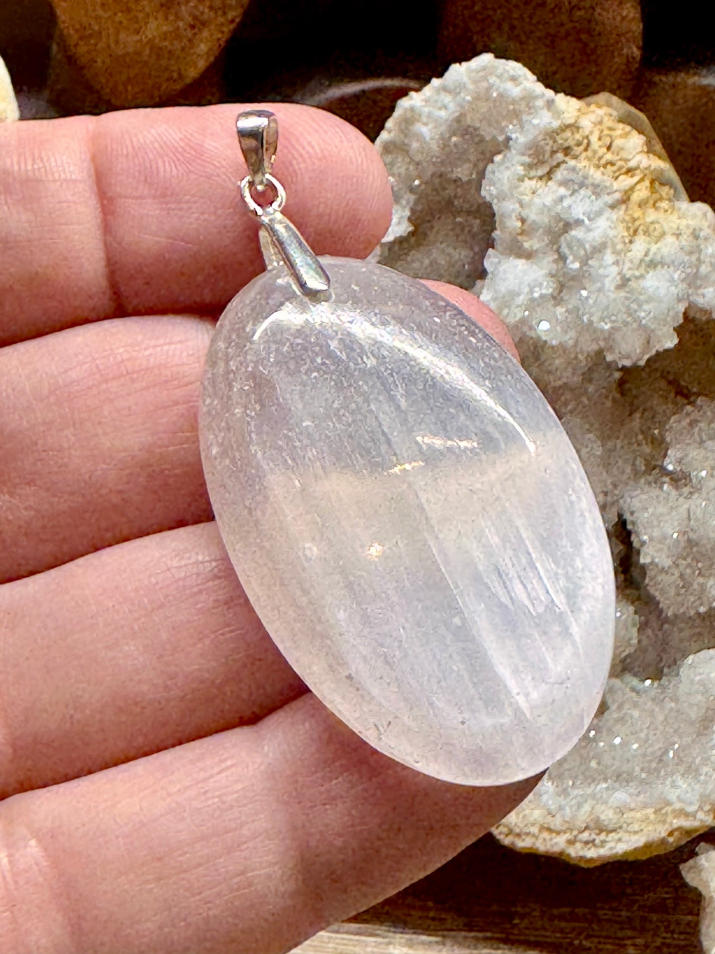 Pendentif en sélénite