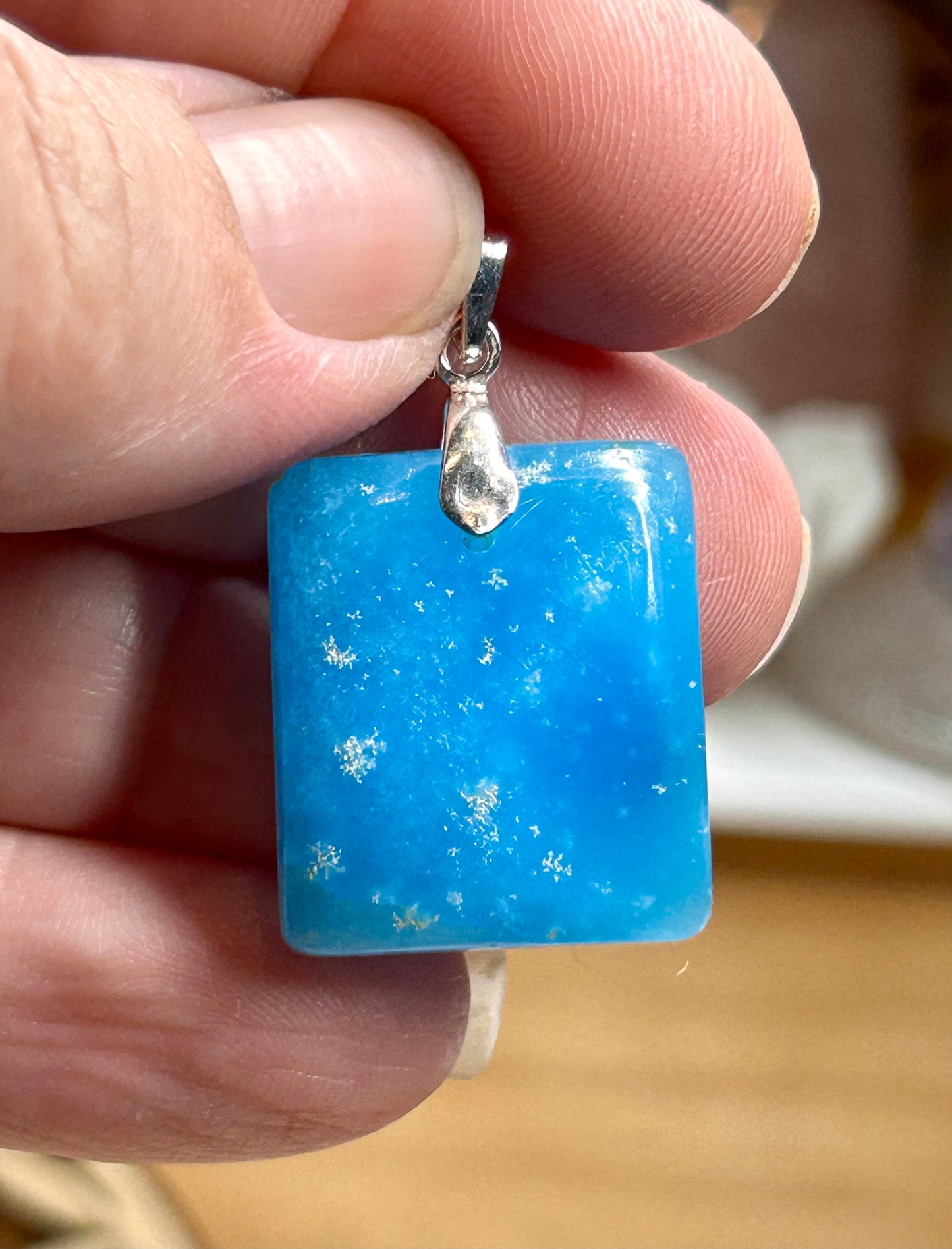 Pendentif d’hémimorphite