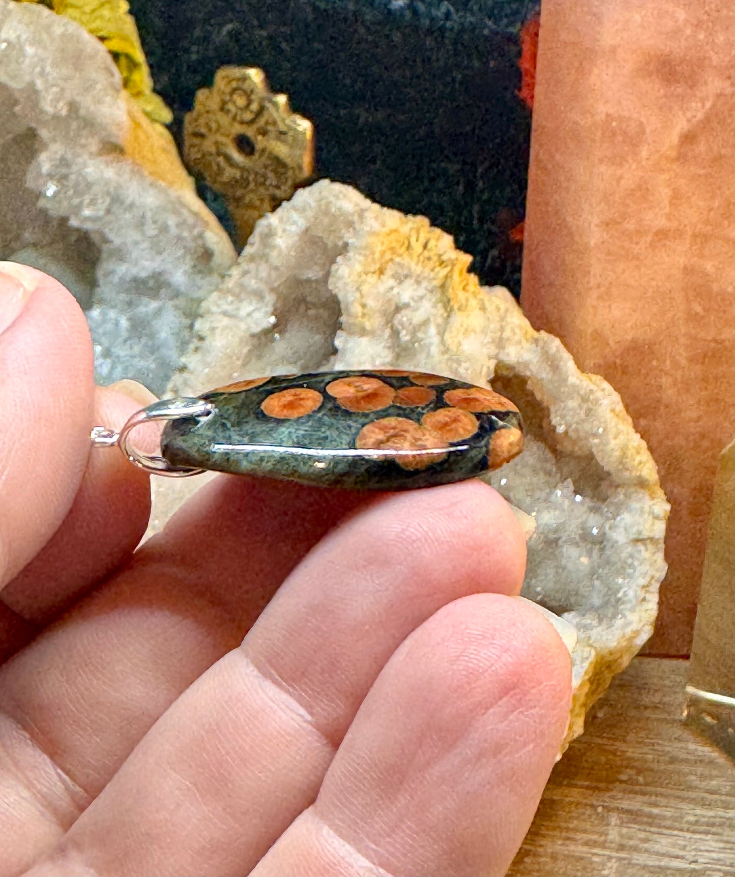 Pendentif d’obsidienne cacahuète