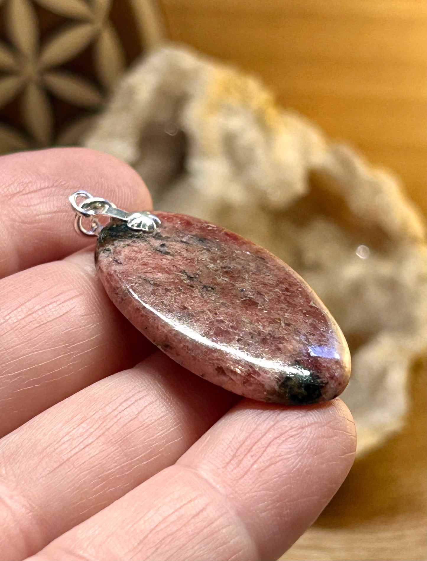 Pendentif de rhodonite