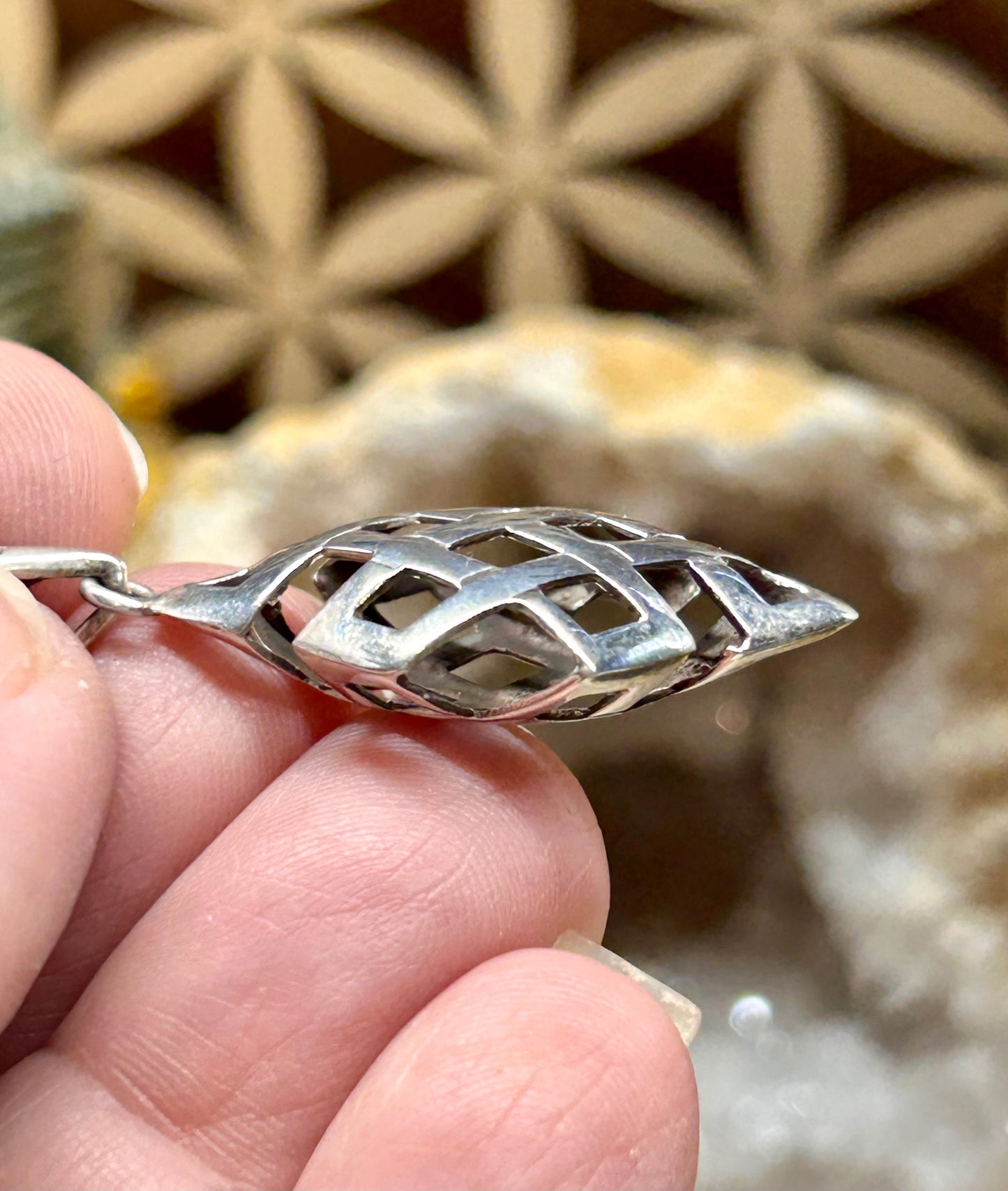 Pendentif de noeud sans fin