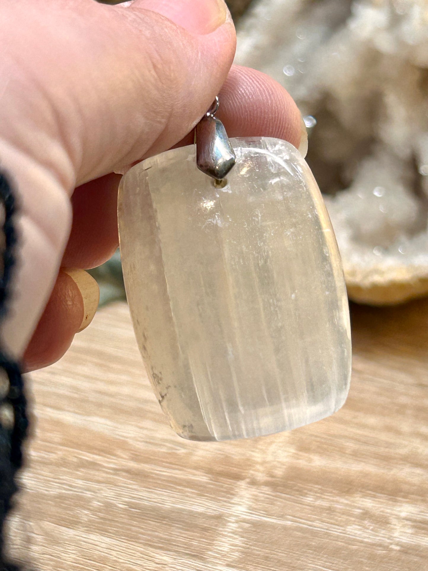Pendentif de sélénite