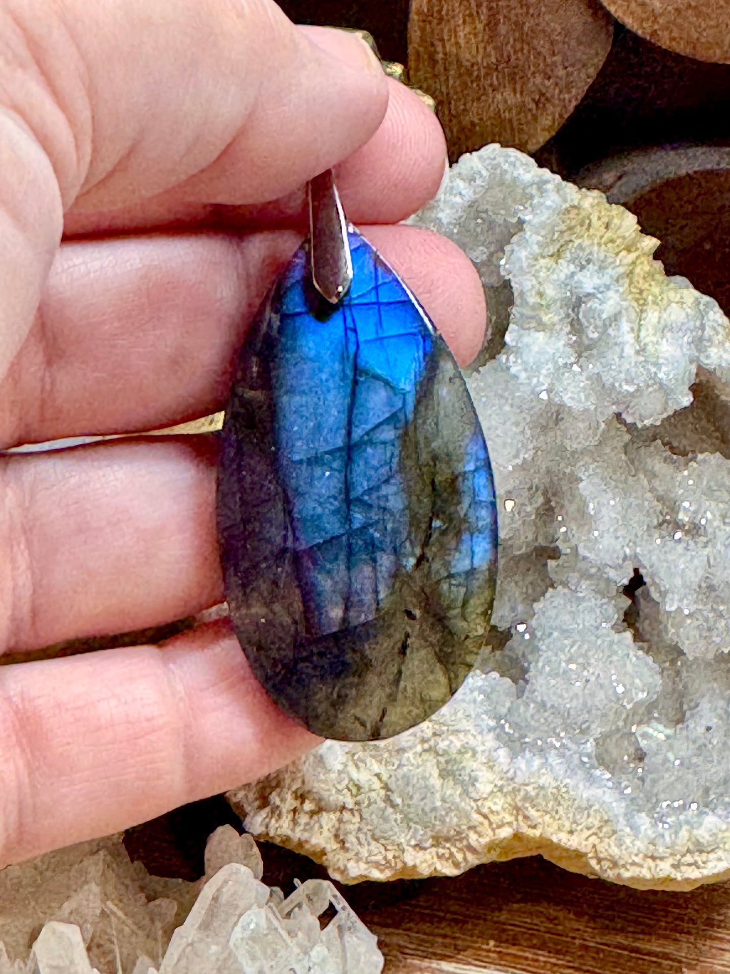 Pendentif goutte en labradorite
