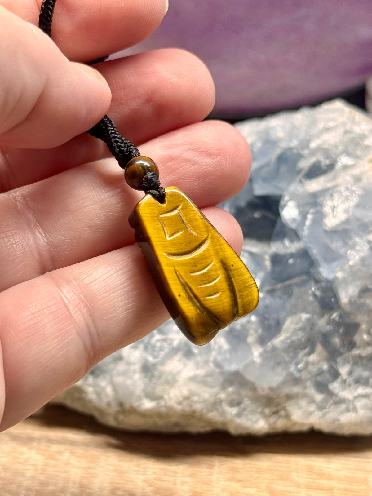 Pendentif Cigale en Oeil de Tigre