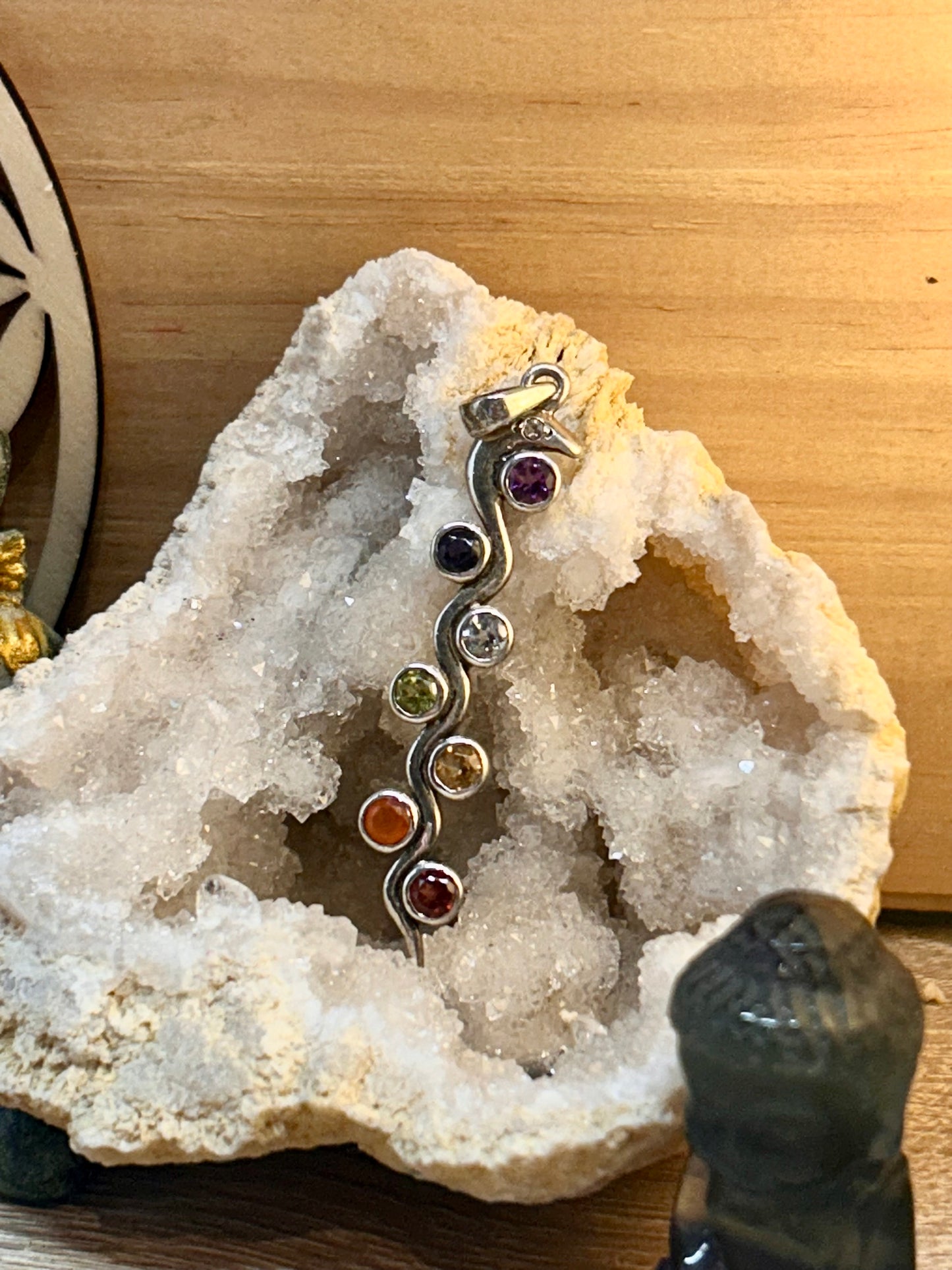 Pendentif en argent serpent et chakras