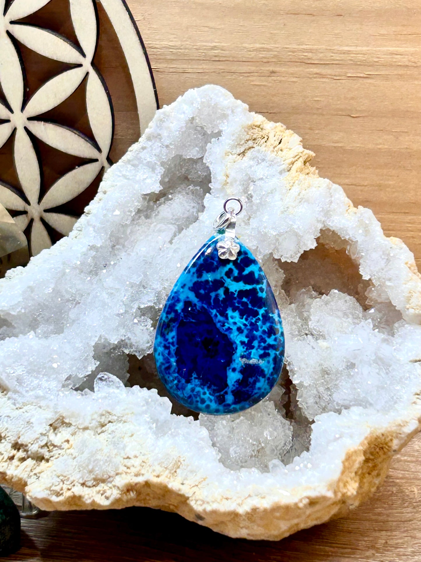 Pendentif de shattuckite d’Arizona