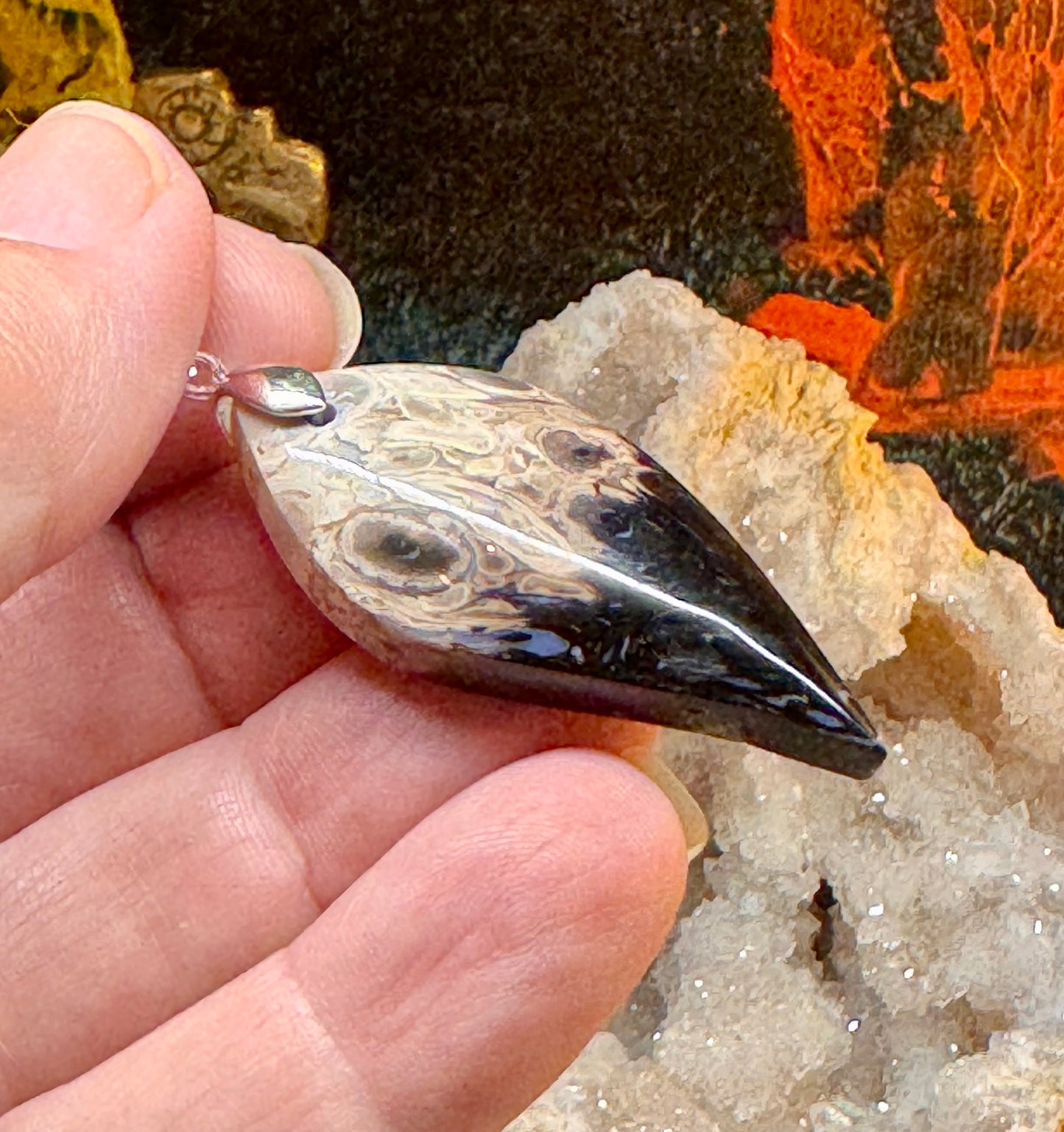 Pendentif d’agate racine de palmier