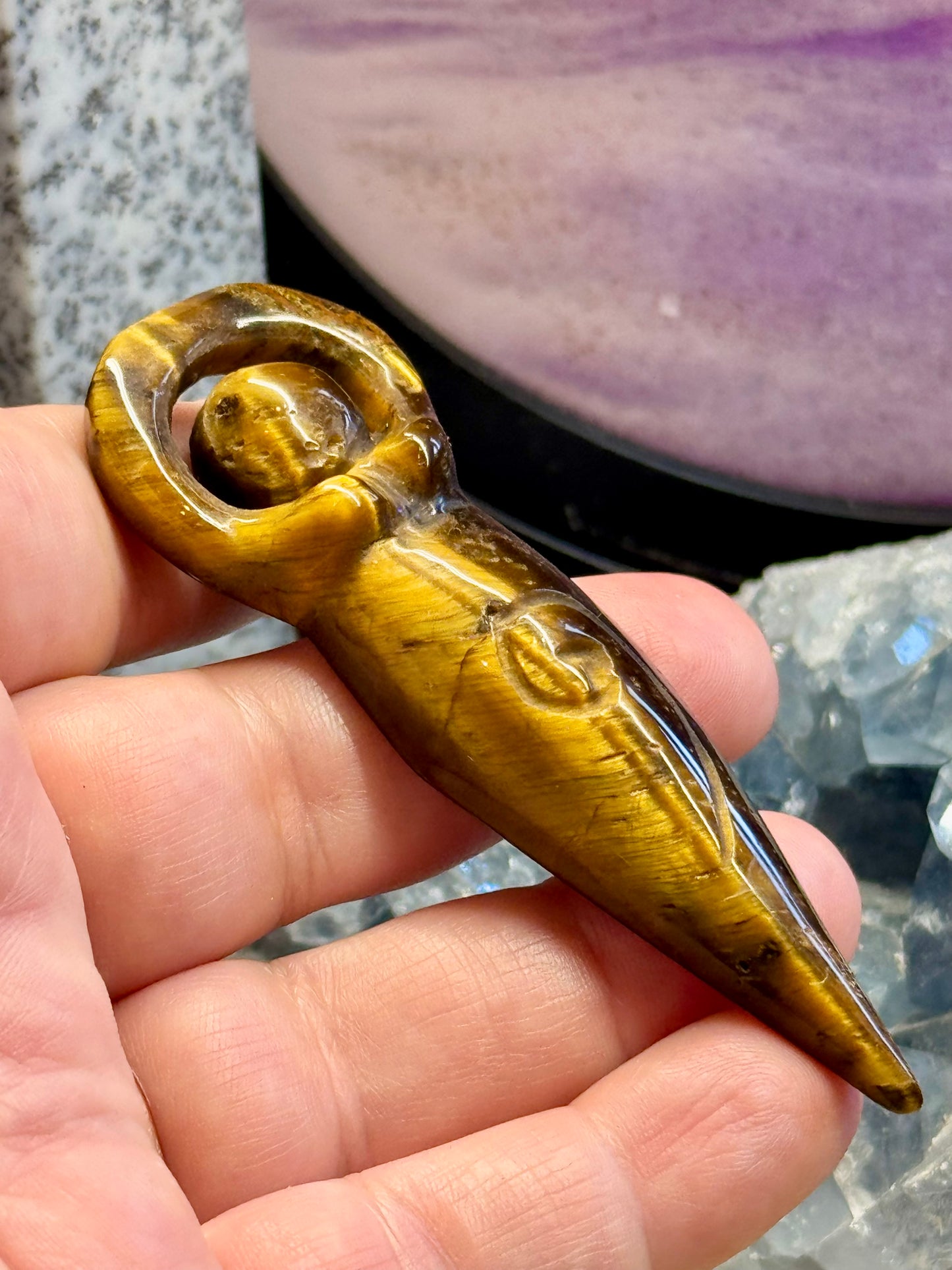 Statuette de la Mère Divine en Oeil de Tigre