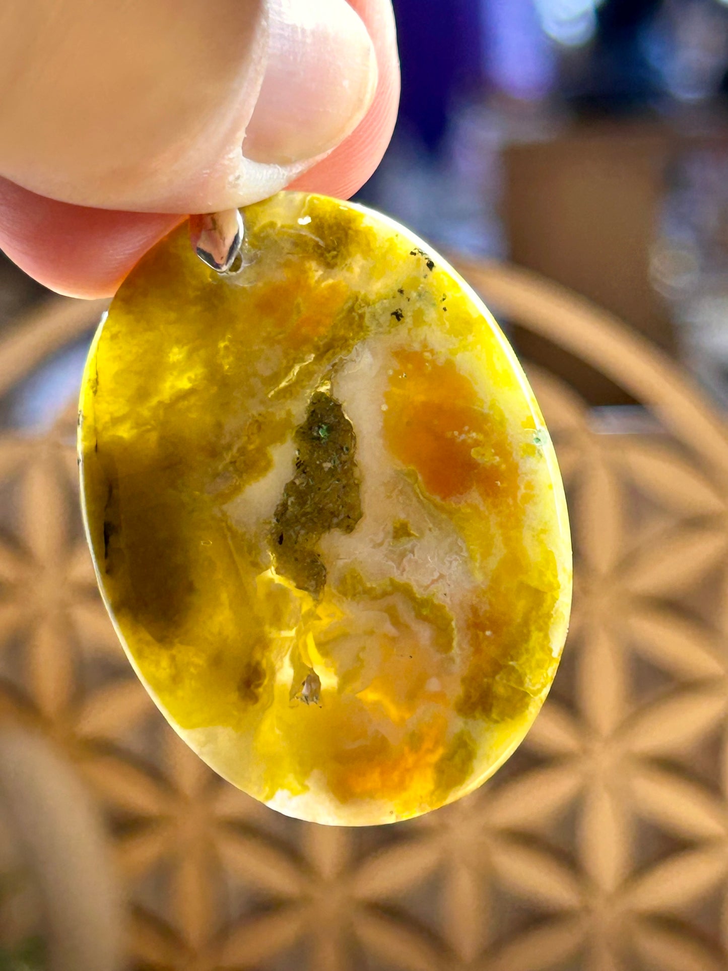 Pendentif d’atlantisite