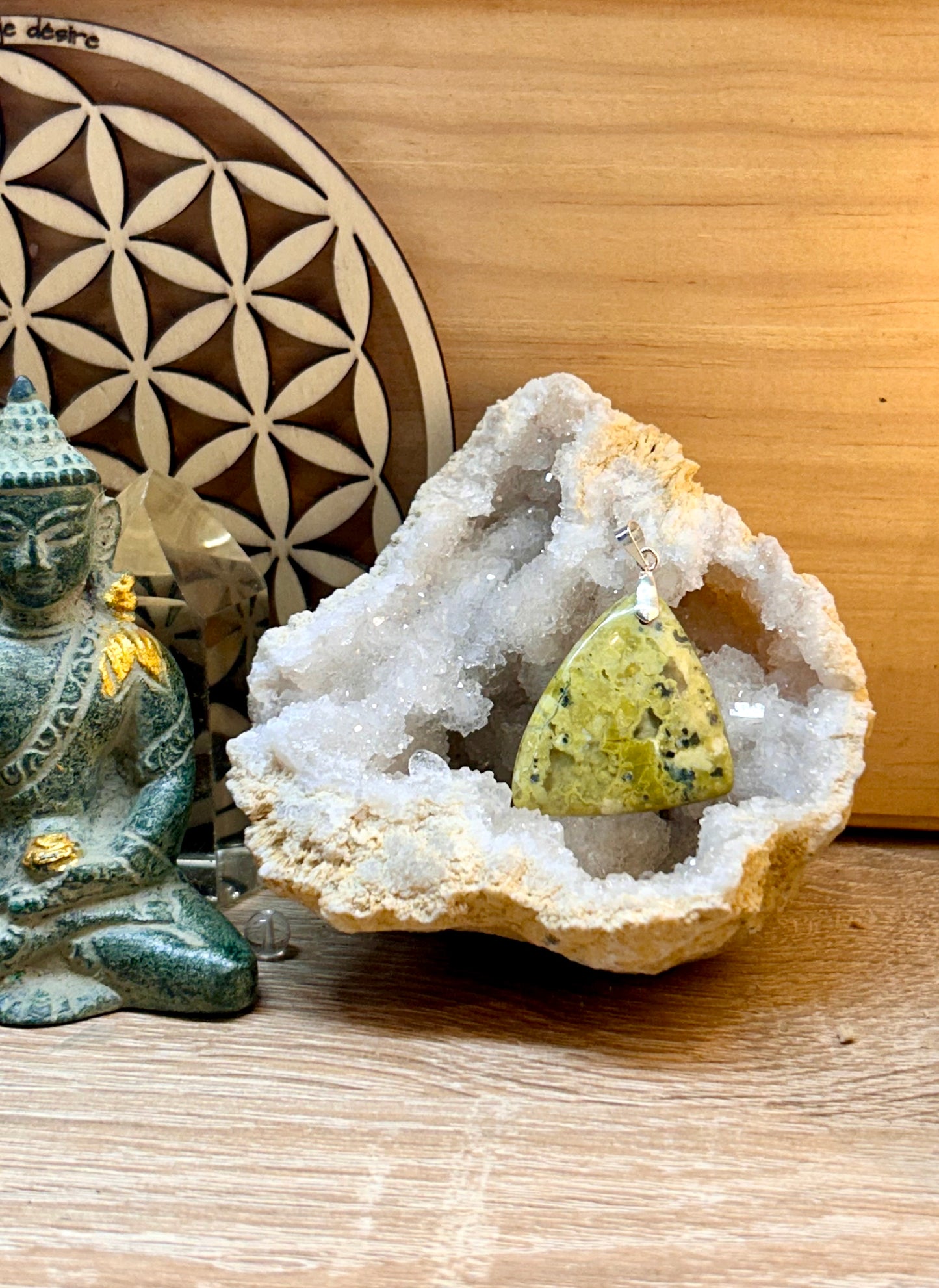 Pendentif d’atlantisite