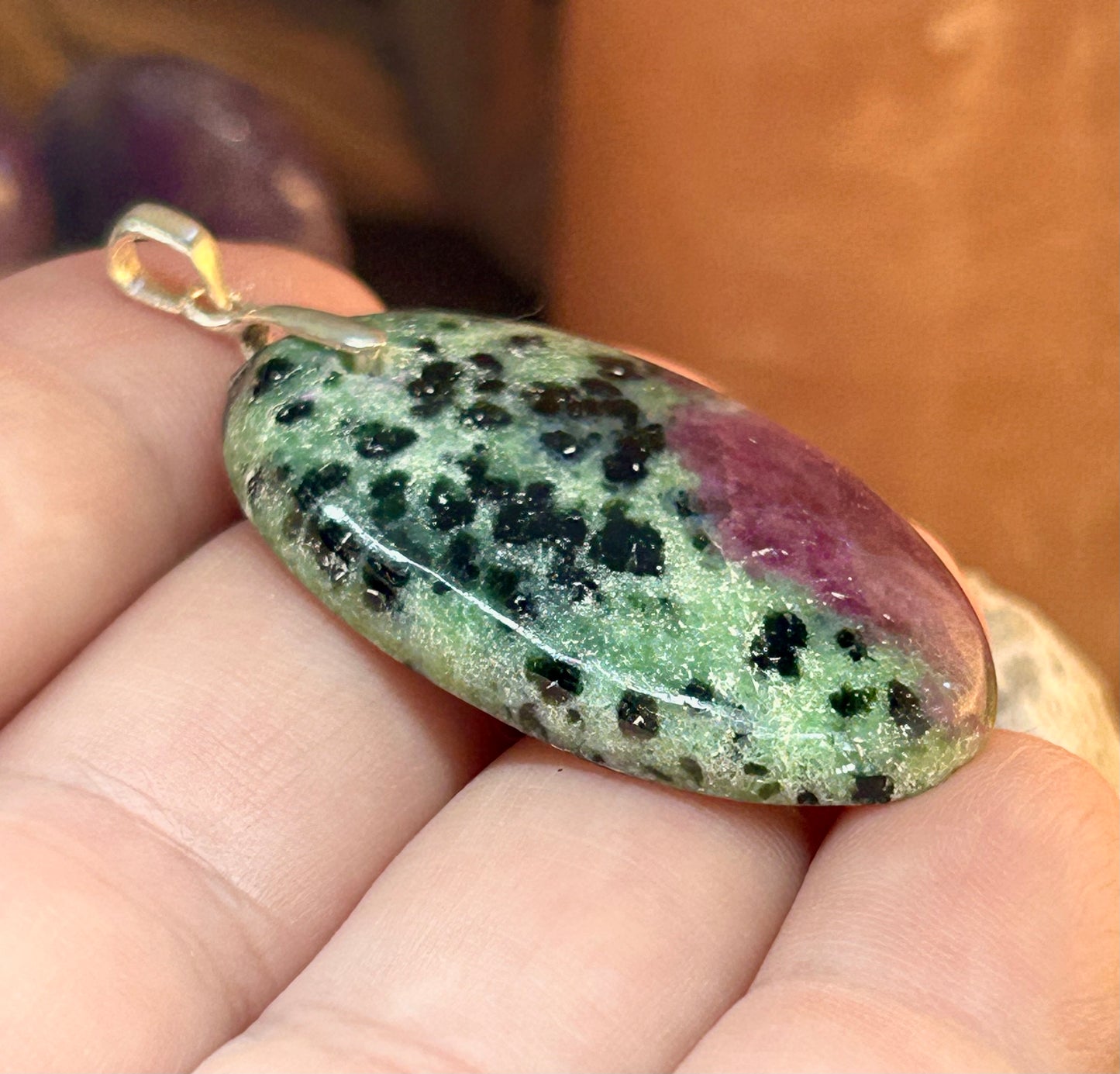 Pendentif de rubis zoisite