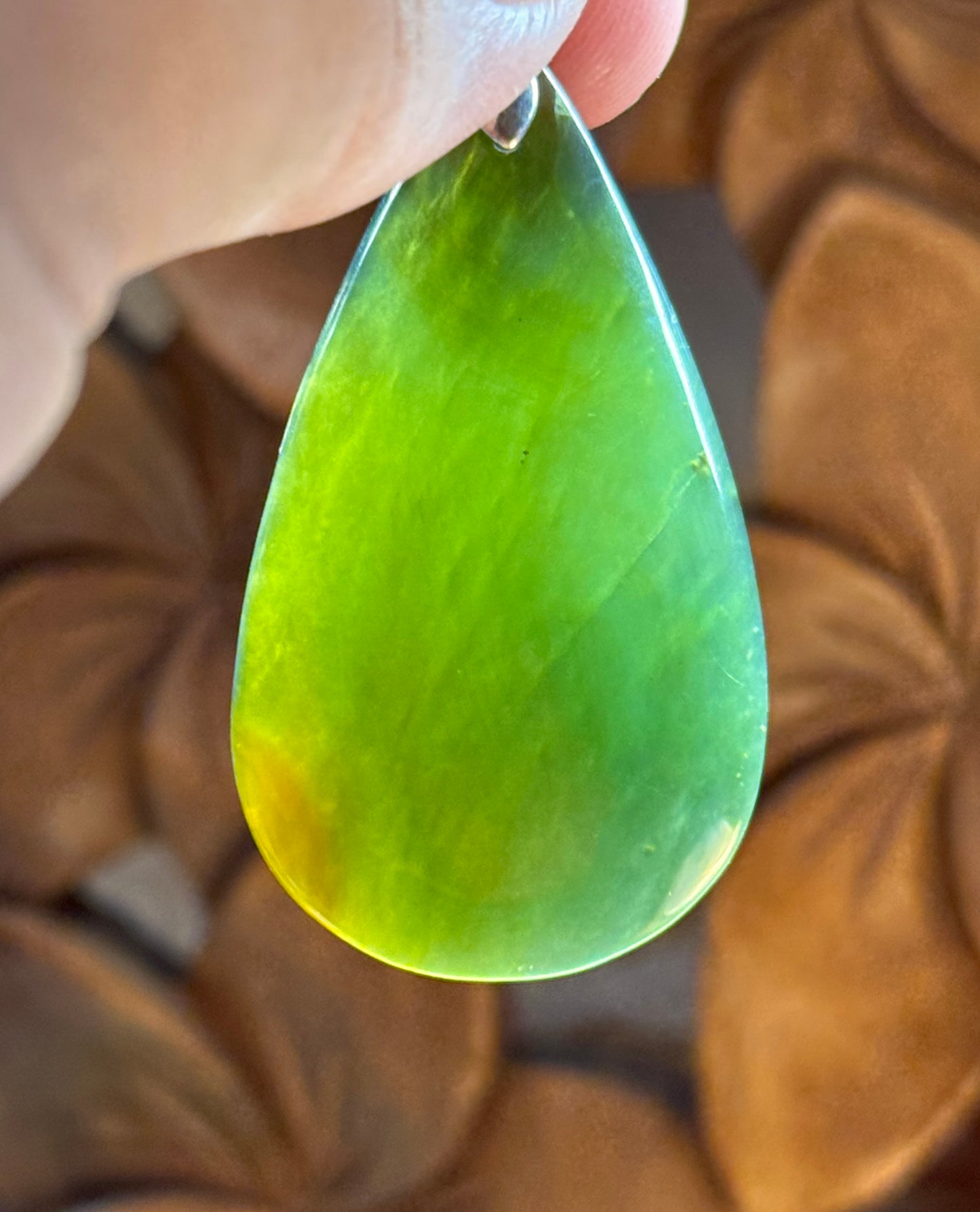 Pendentif de jade néphrite