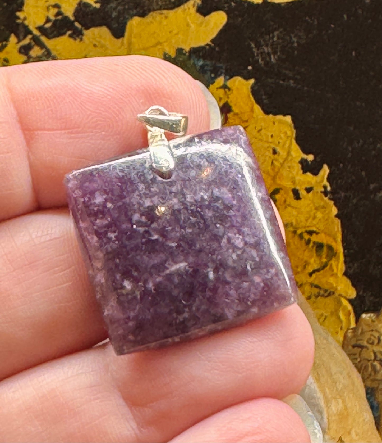 Pendentif carré de lépidolite