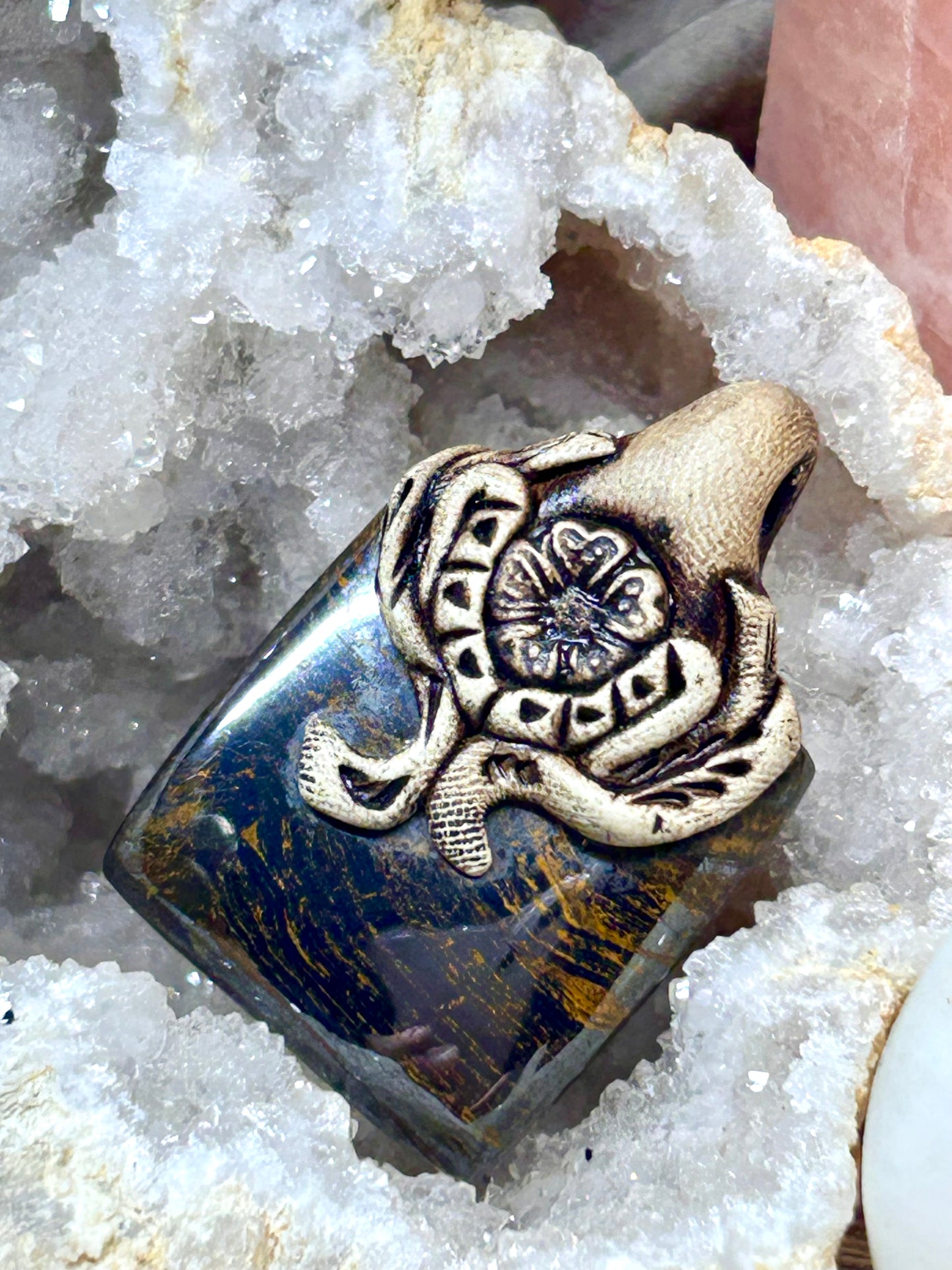 Pendentif en bronzite