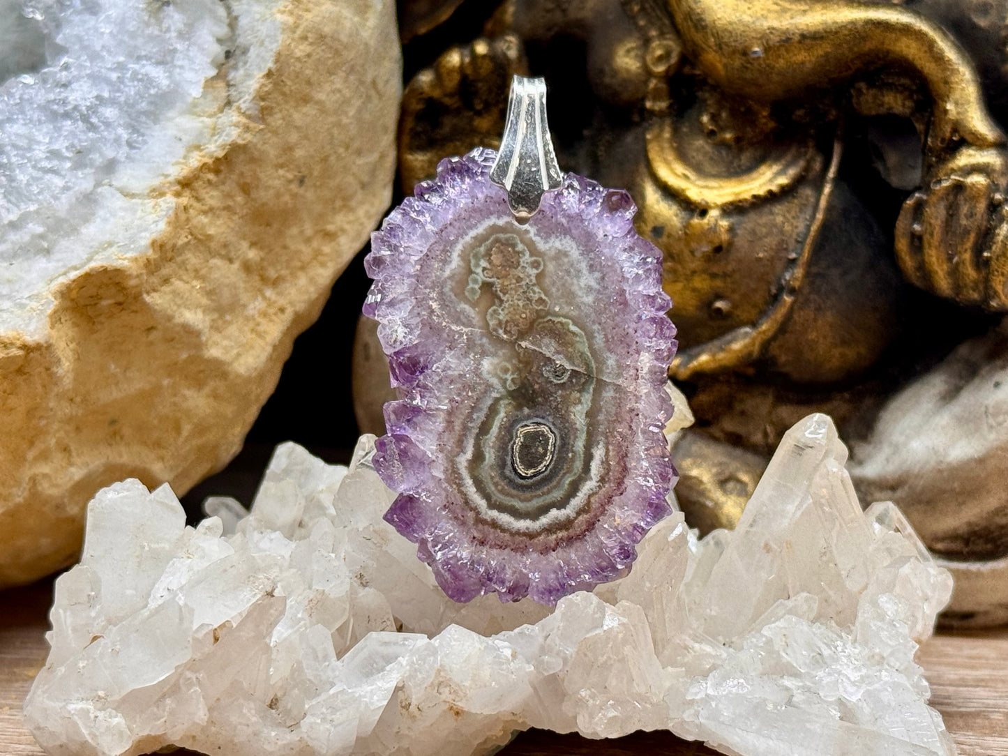 Pendentif tranche d’améthyste foncée