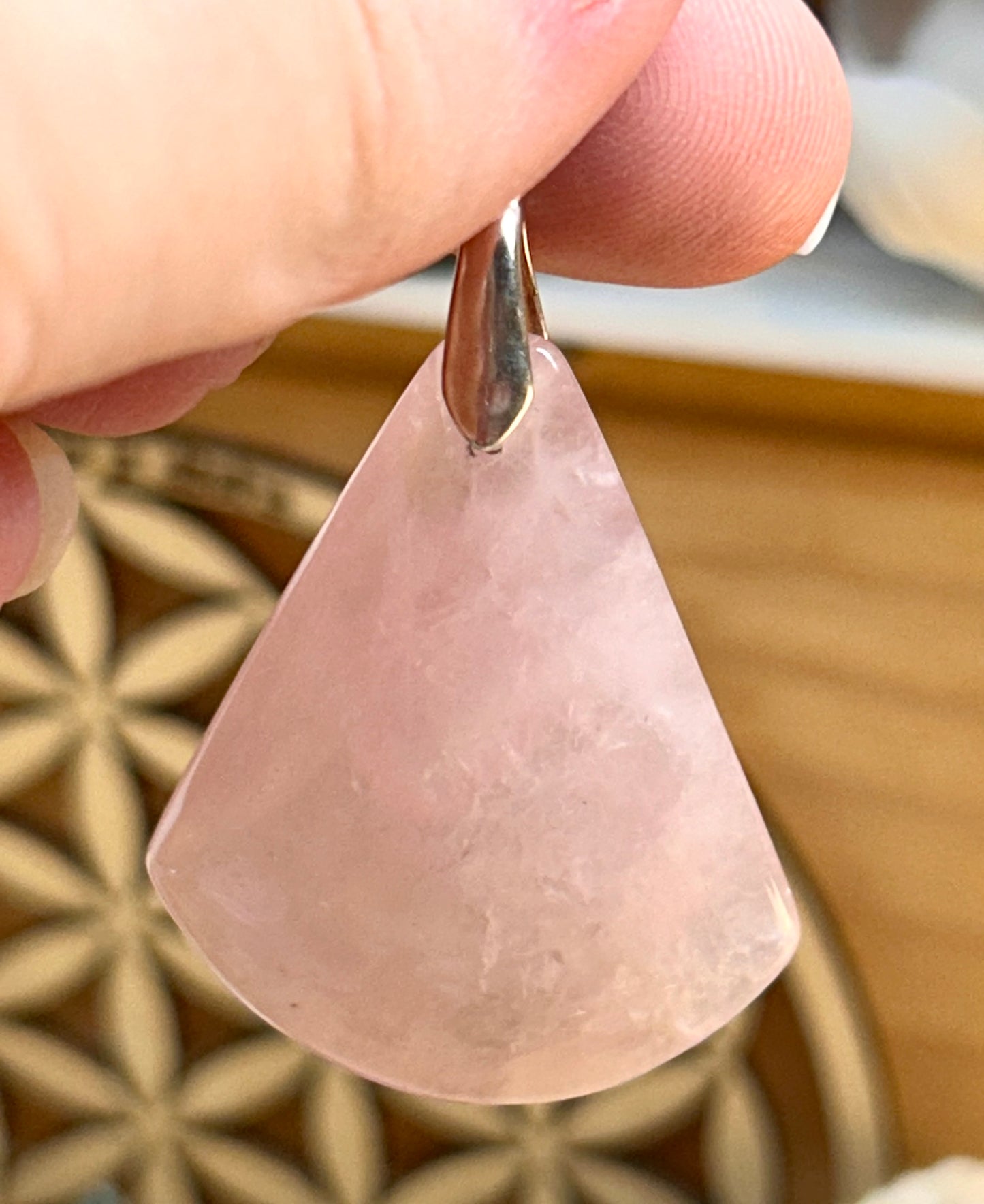 Pendentif de quartz rose