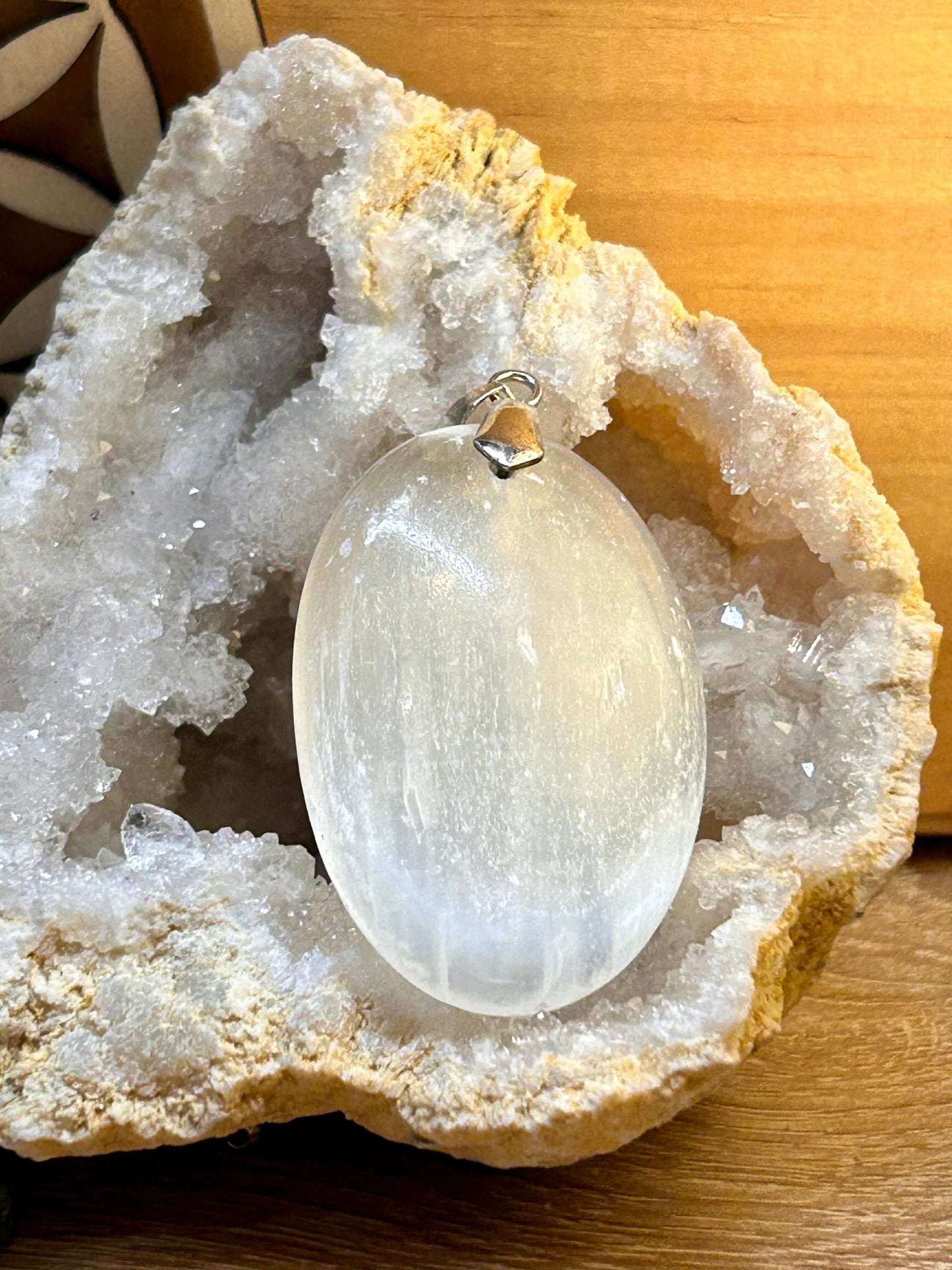 Pendentif de sélénite