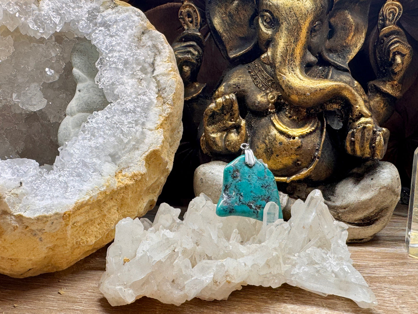 Pendentif de turquoise stabilisé