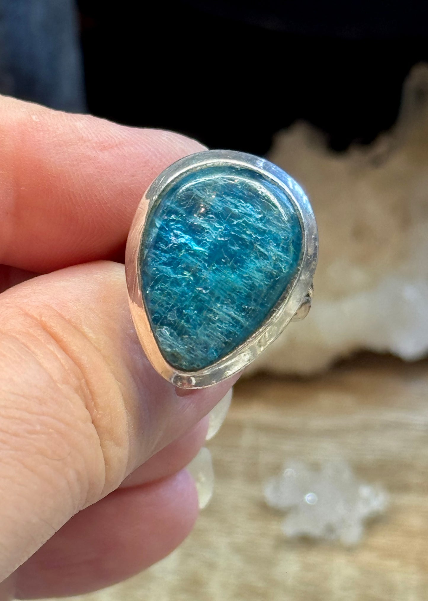 Bague en Apatite Bleue T52