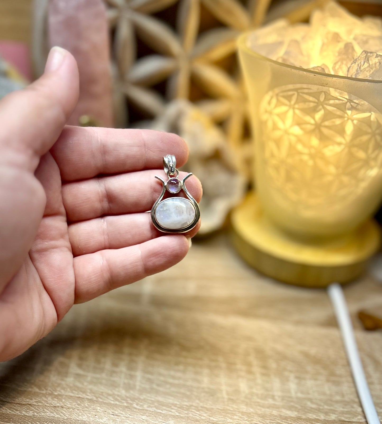 Pendentif en argent et pierre de lune
