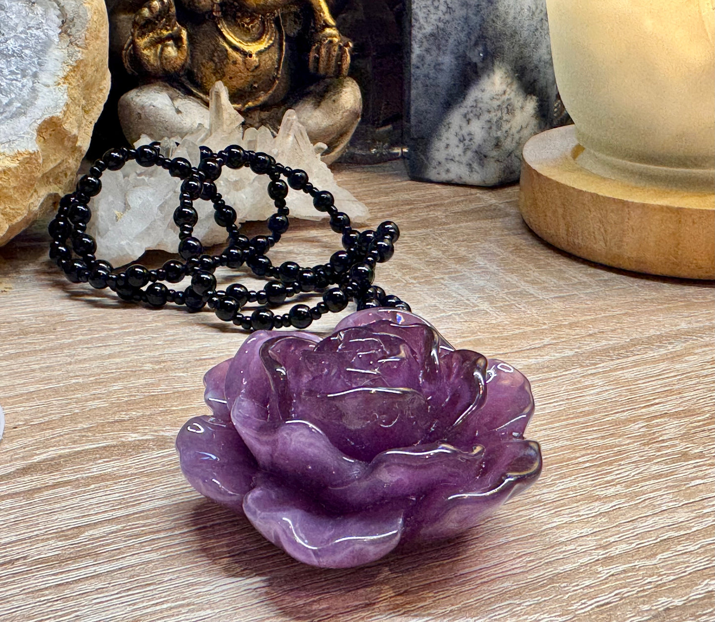 Collier Rose violette