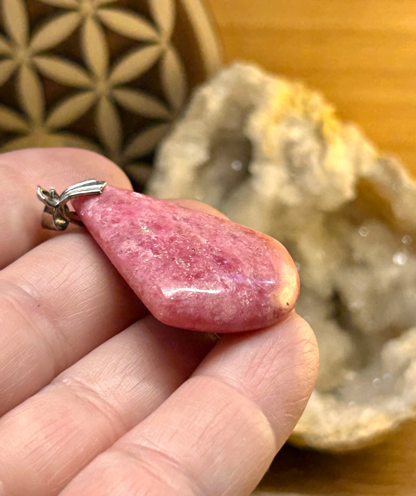 Pendentif de rhodonite