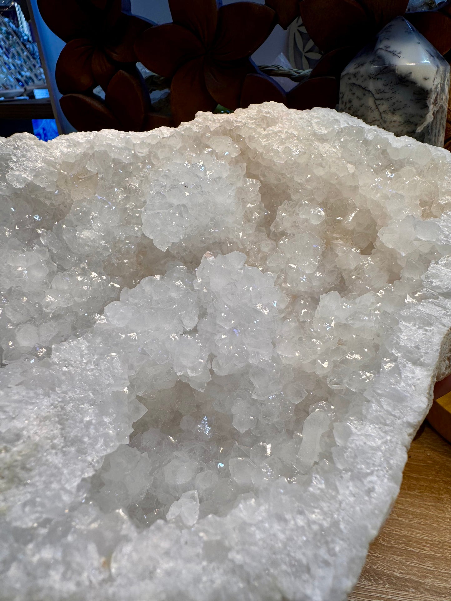 Géode de quartz blanc 1,240kg