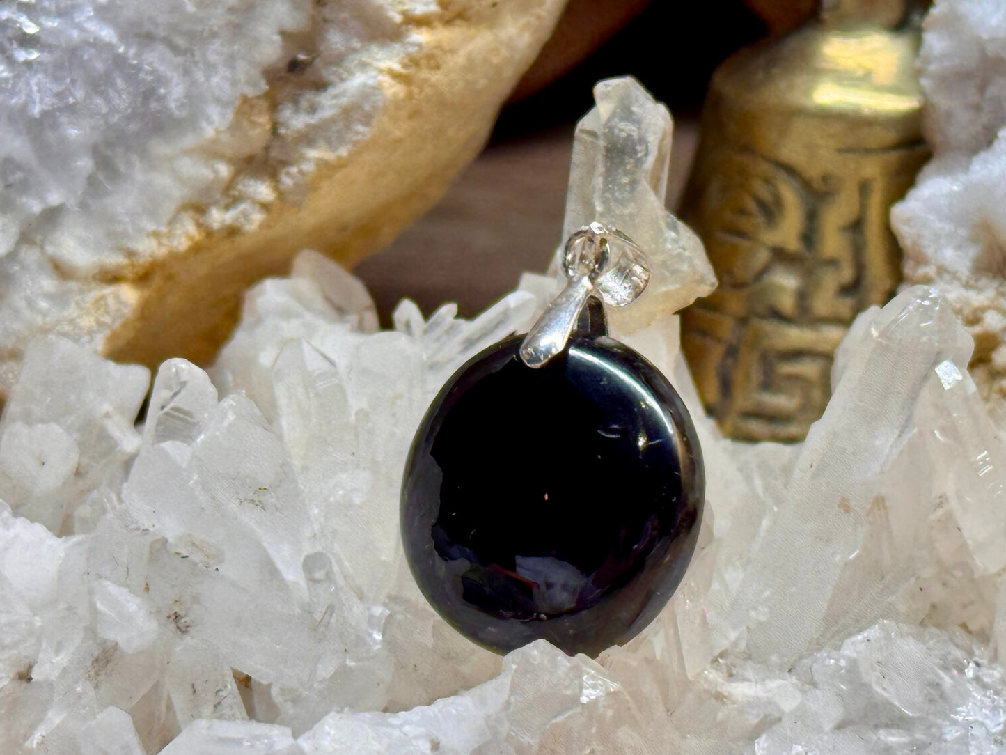 Pendentif de spinelle noir