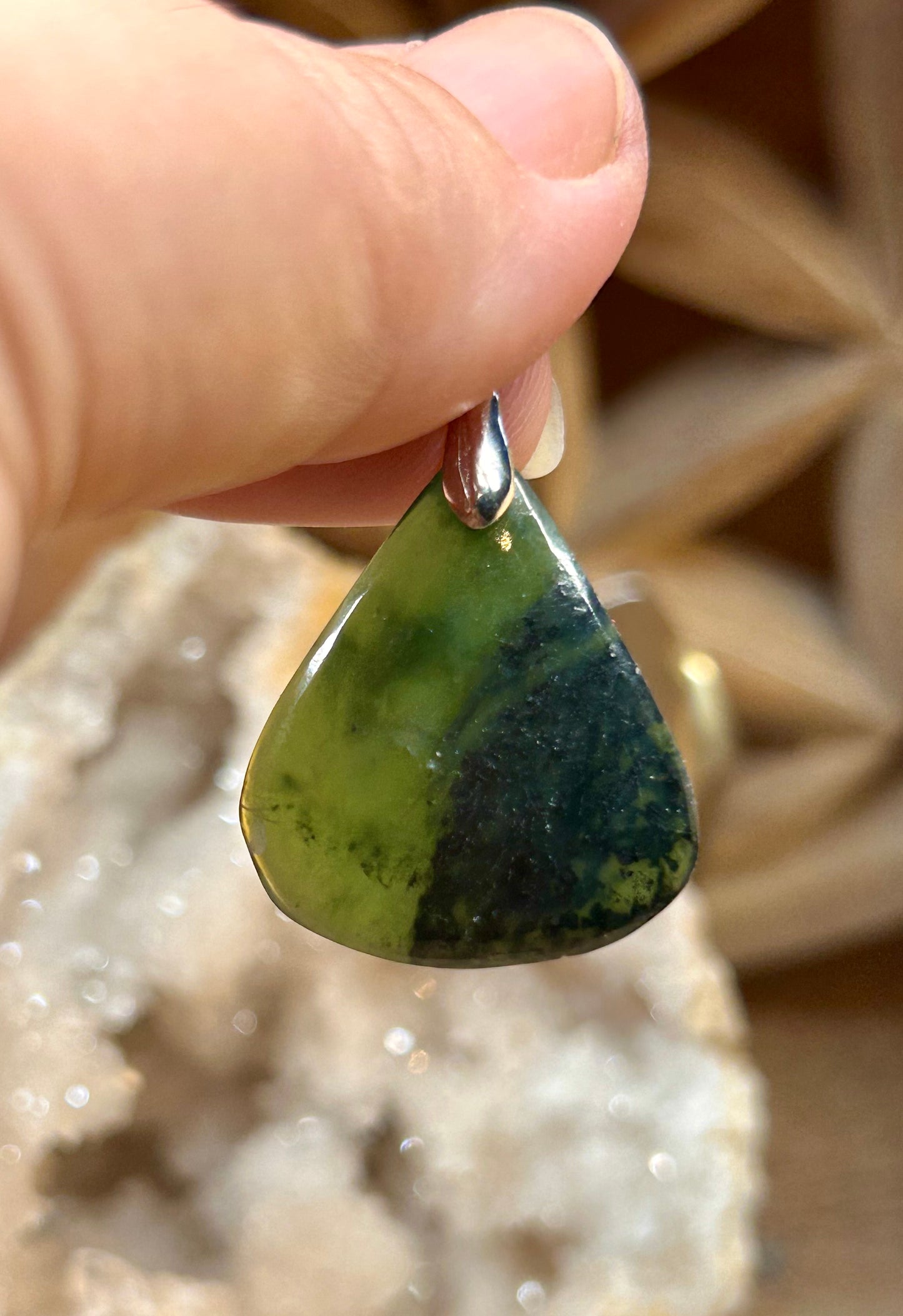Pendentif de jade néphrite