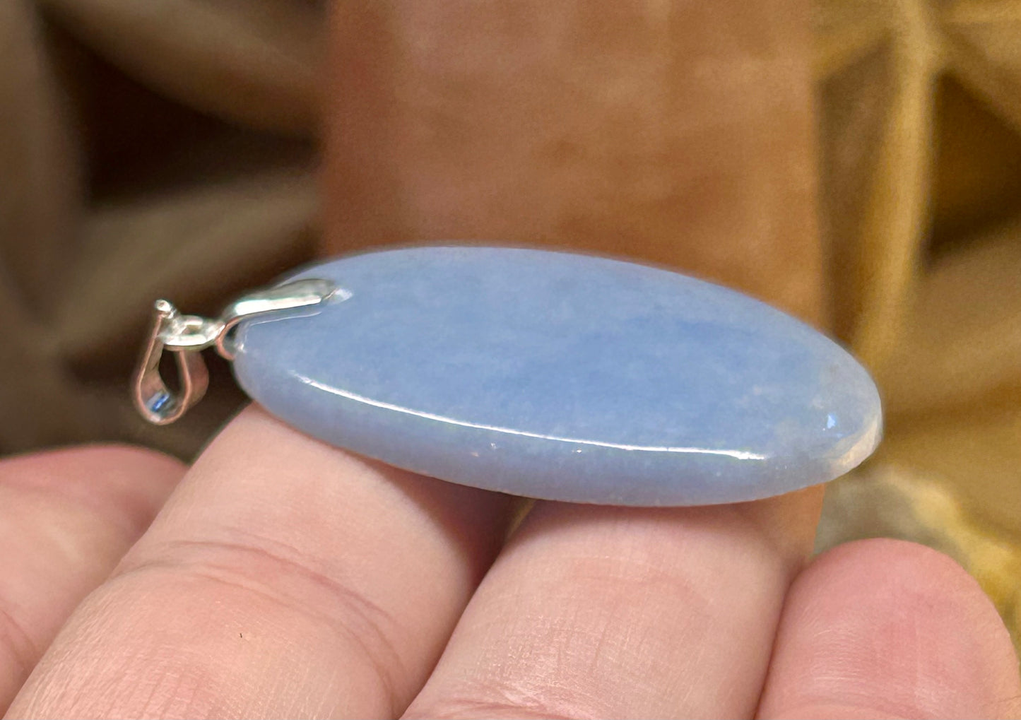 Pendentif d’angélite