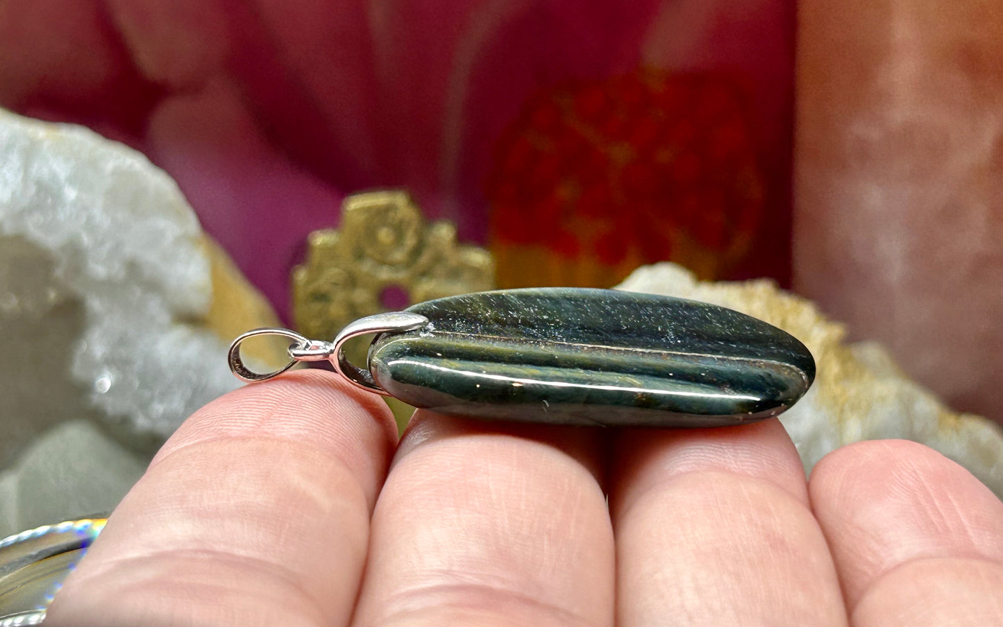 Pendentif d’œil de faucon