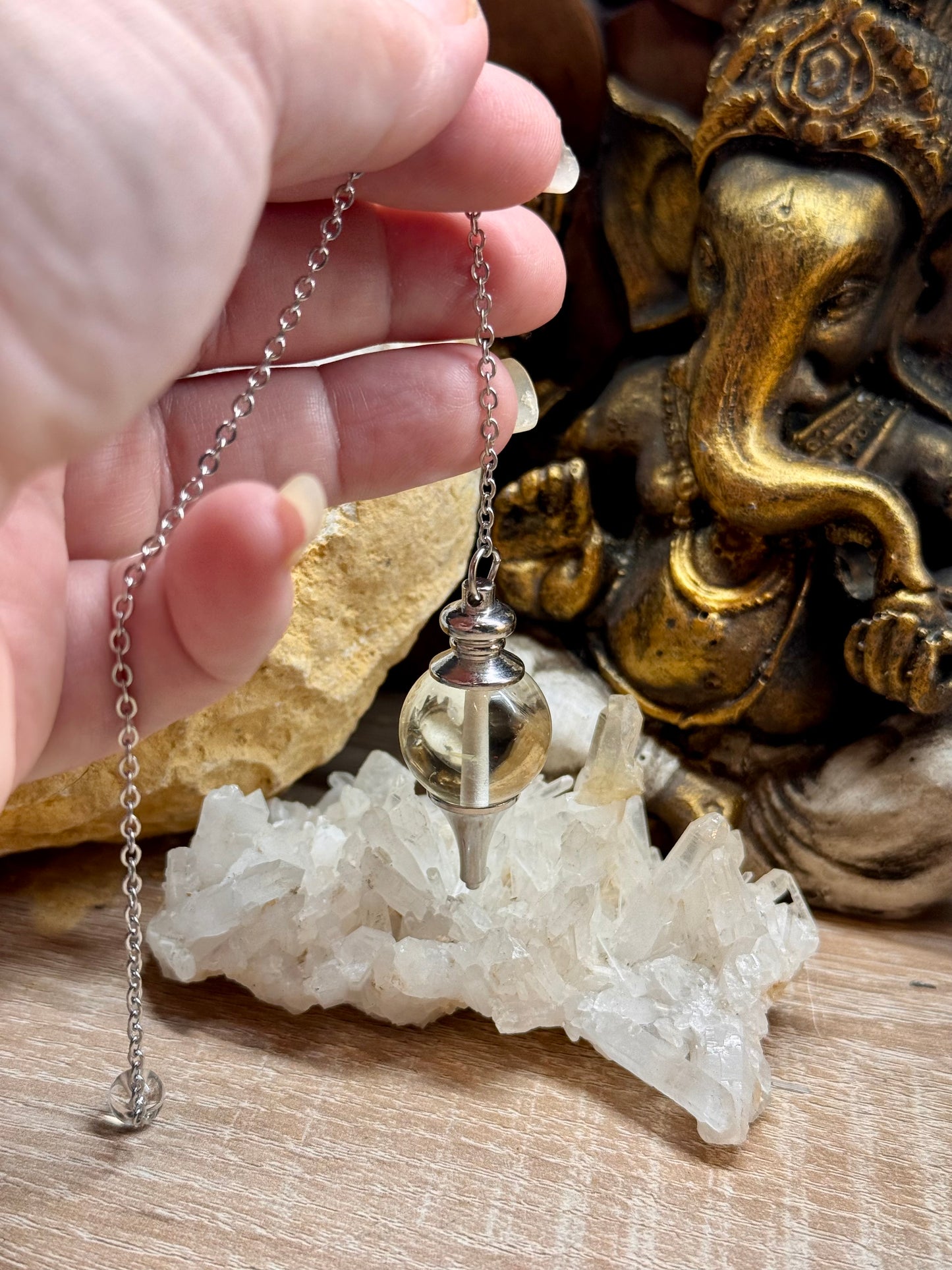 Pendule sphérique en citrine