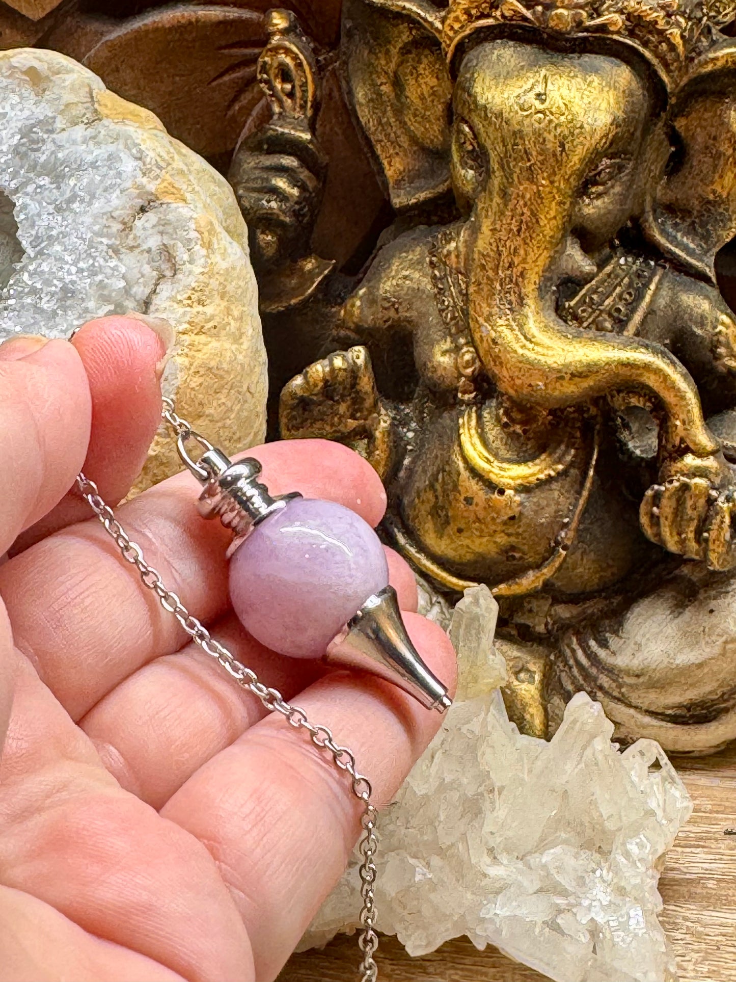 Pendule sphérique en kunzite (2)