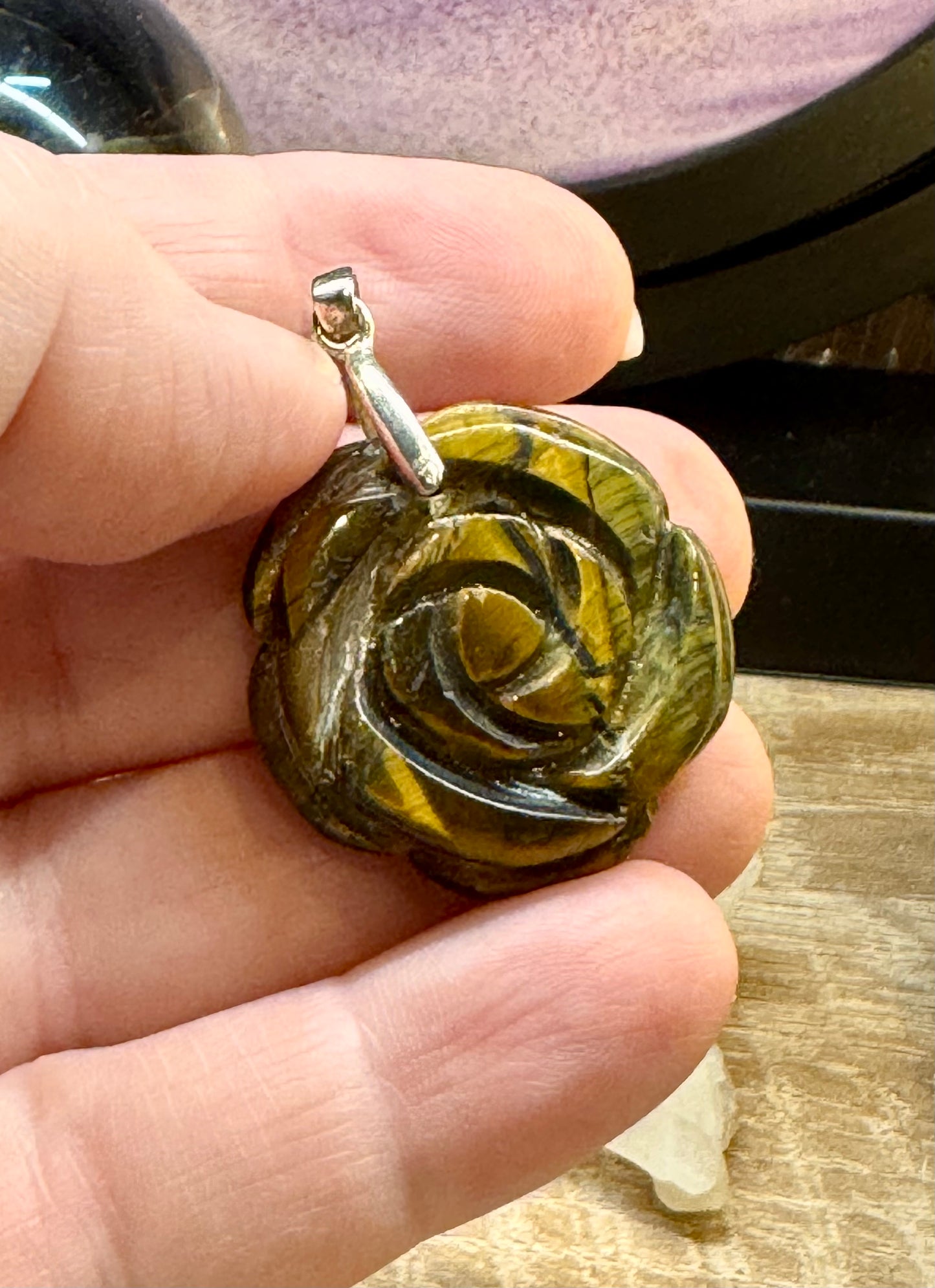 Pendentif Rose en œil de tigre